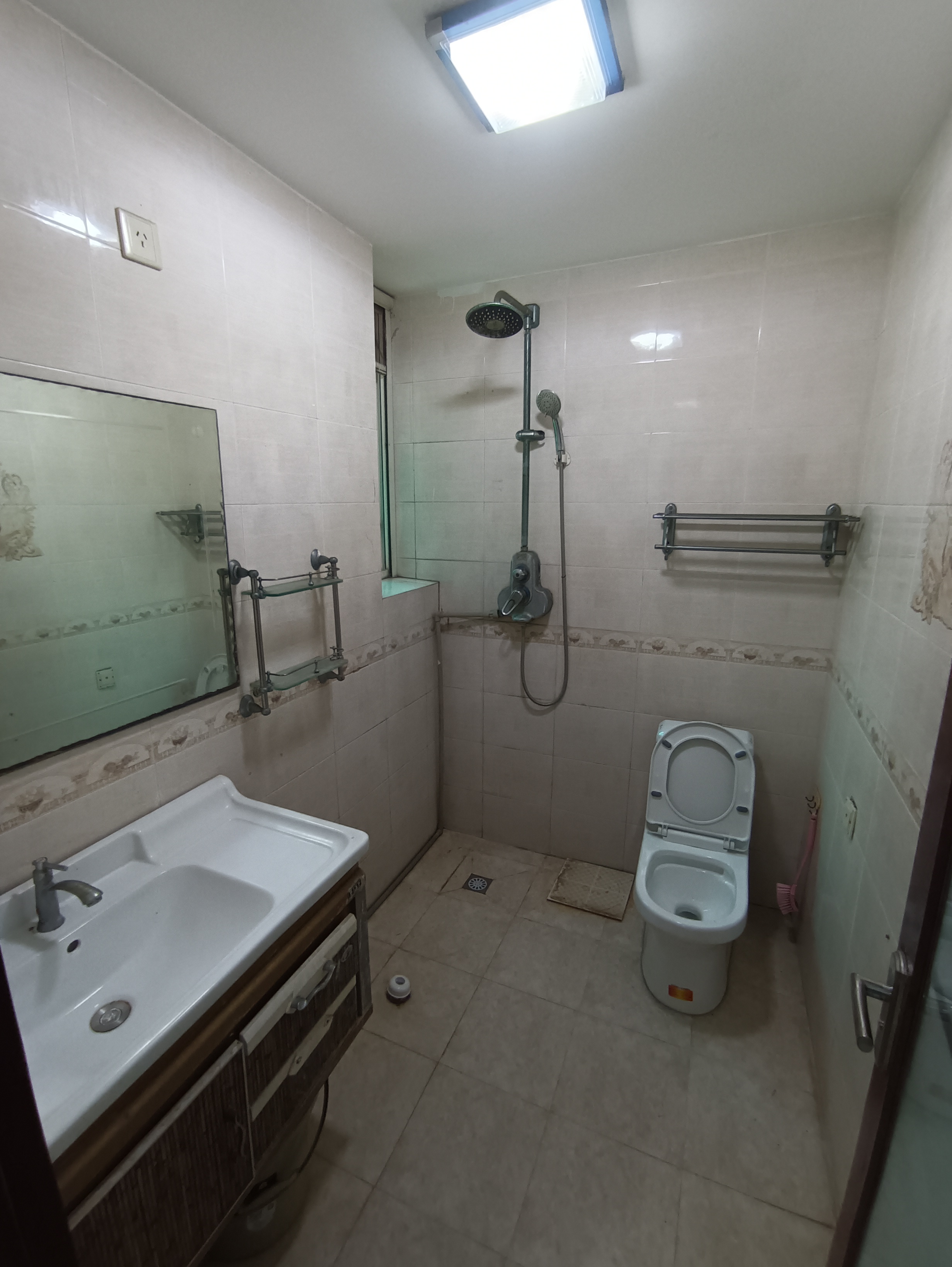 美丽沙花园 3室2厅1卫 3300.0元/月 美丽沙花园 3室2厅1卫 3300.0元/月室内图