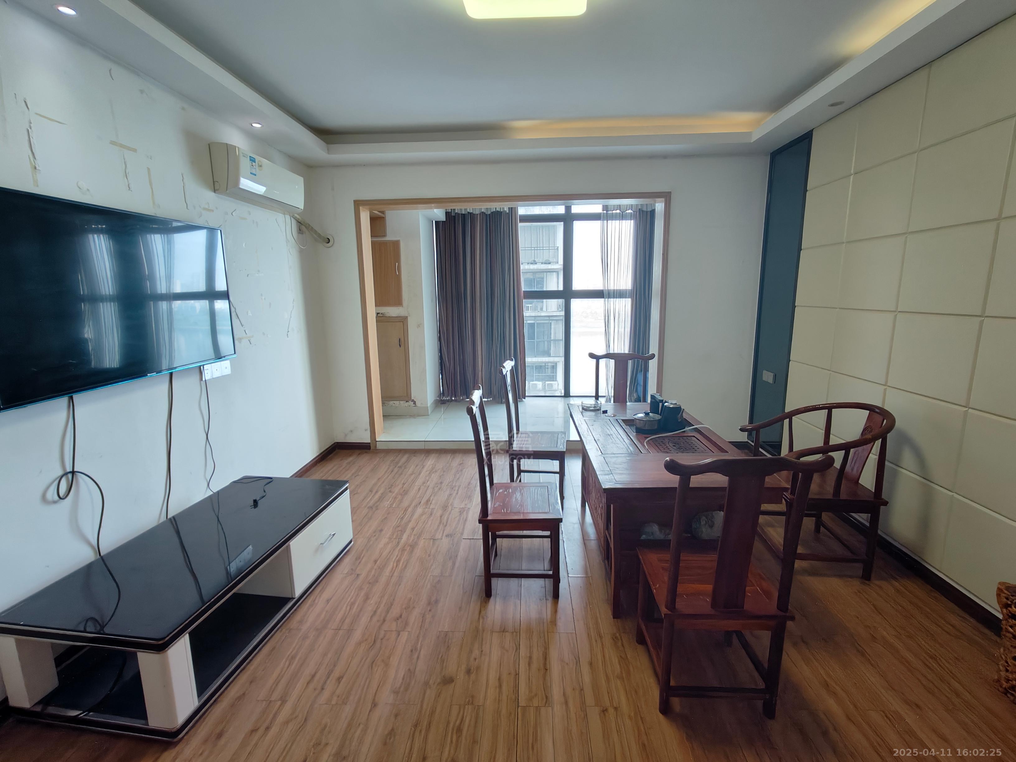 大汉希尔顿 4室2厅2卫 4500.0元/月 大汉希尔顿 4室2厅2卫 4500.0元/月室内图