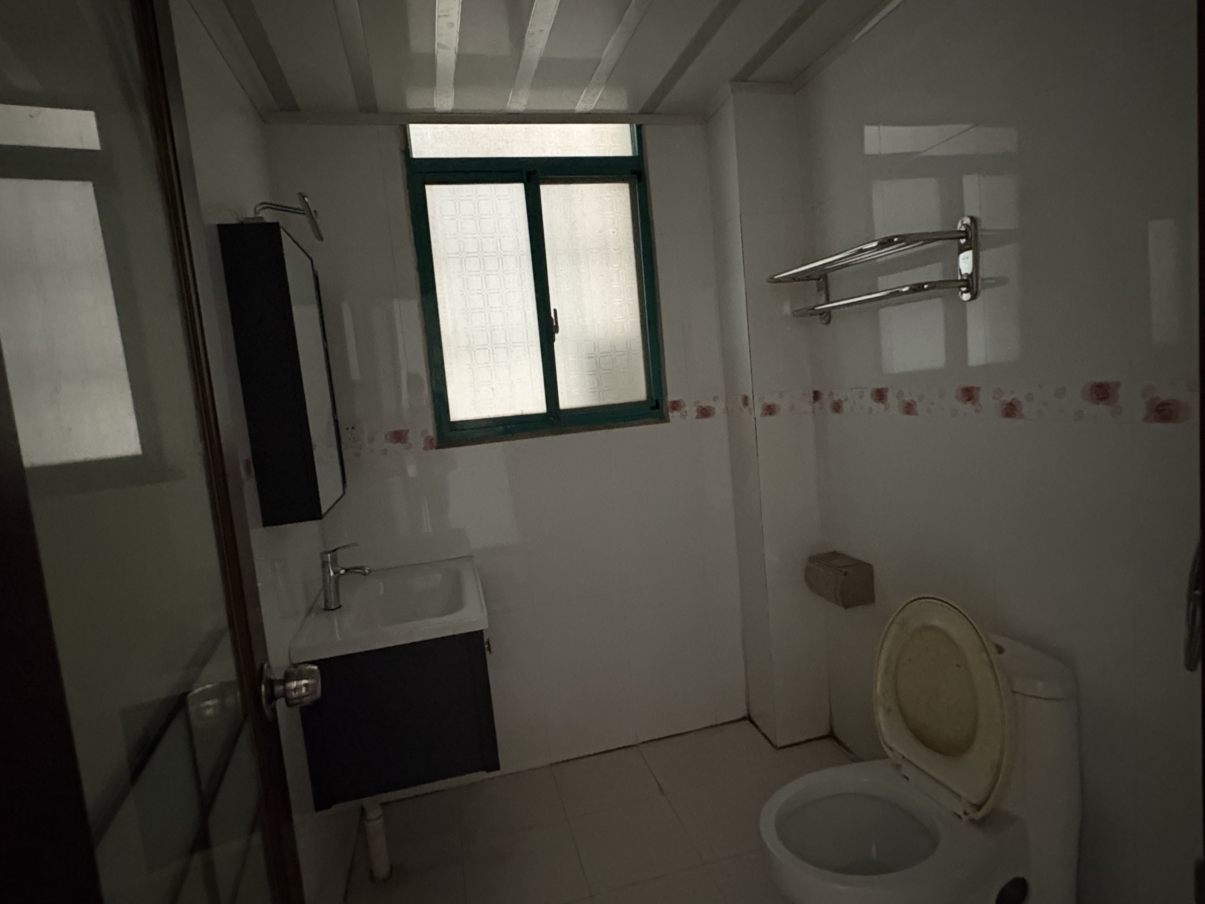 加州阳光小区(吉星阳光) 3室2厅2卫 1000.0元/月 加州阳光小区(吉星阳光) 3室2厅2卫 1000.0元/月室内图