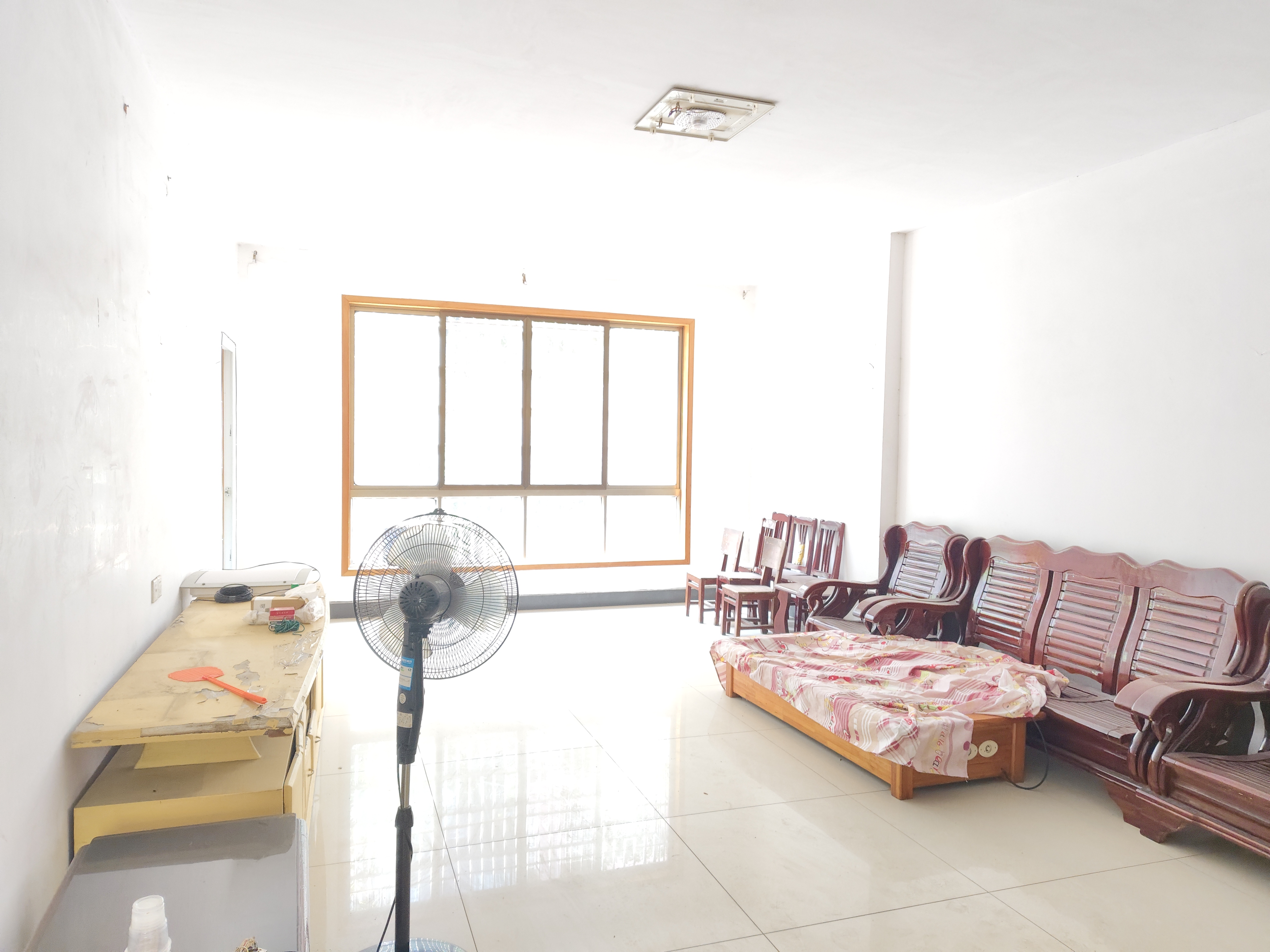 锦源小区 3室1厅1卫 35.0万 锦源小区 3室1厅1卫 35.0万客厅