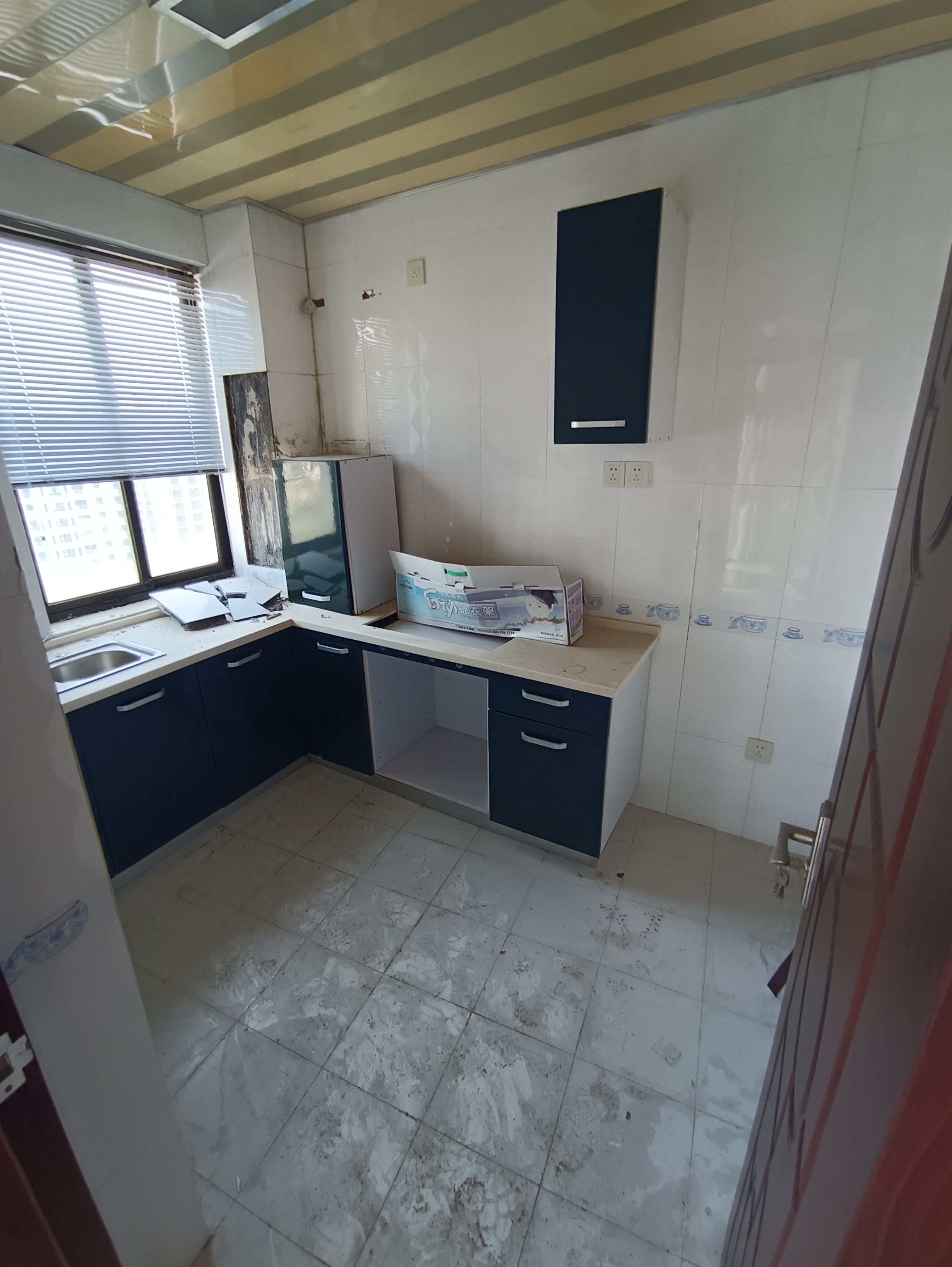 世纪海岸 2室2厅1卫 158.0万 世纪海岸 2室2厅1卫 158.0万客厅