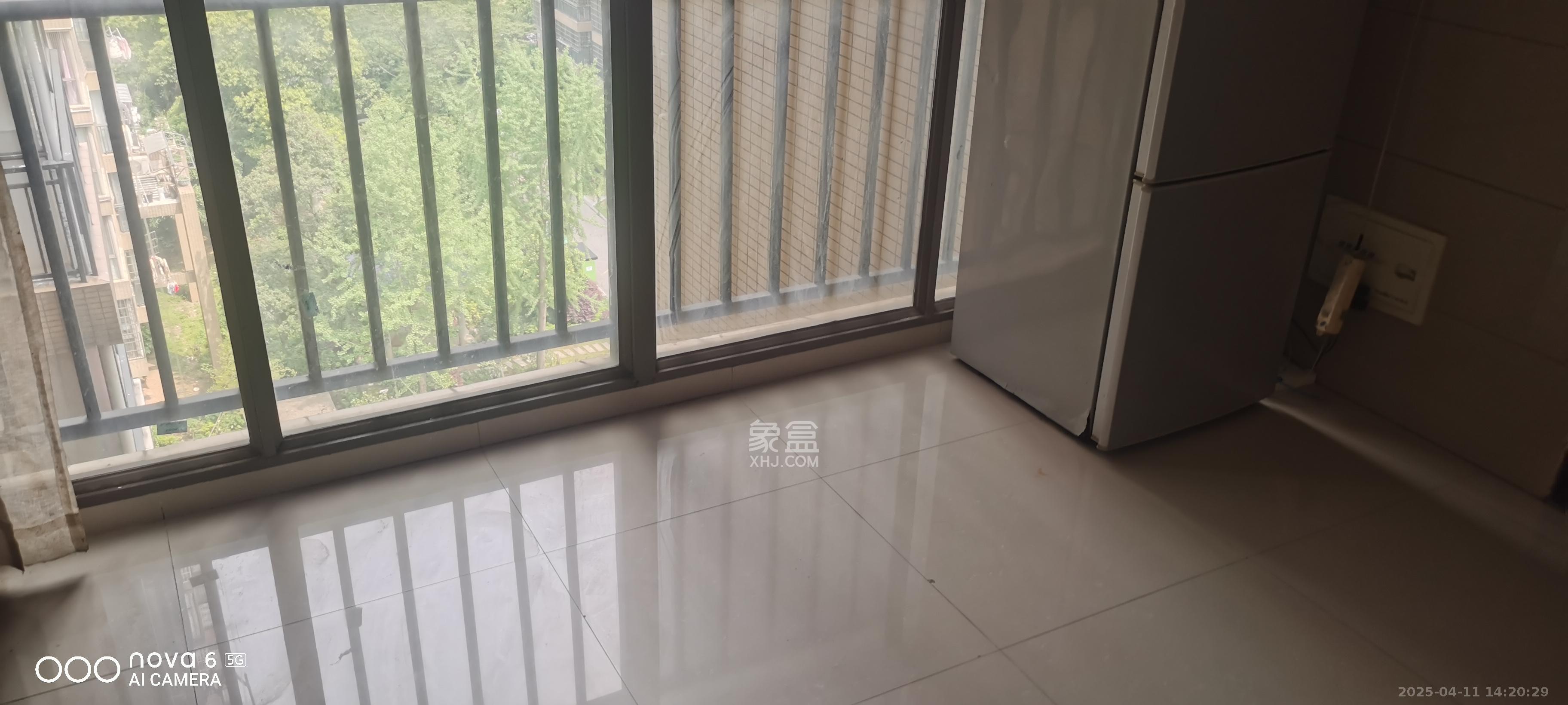 阳光晶城  1室2厅1卫   1800.00元/月