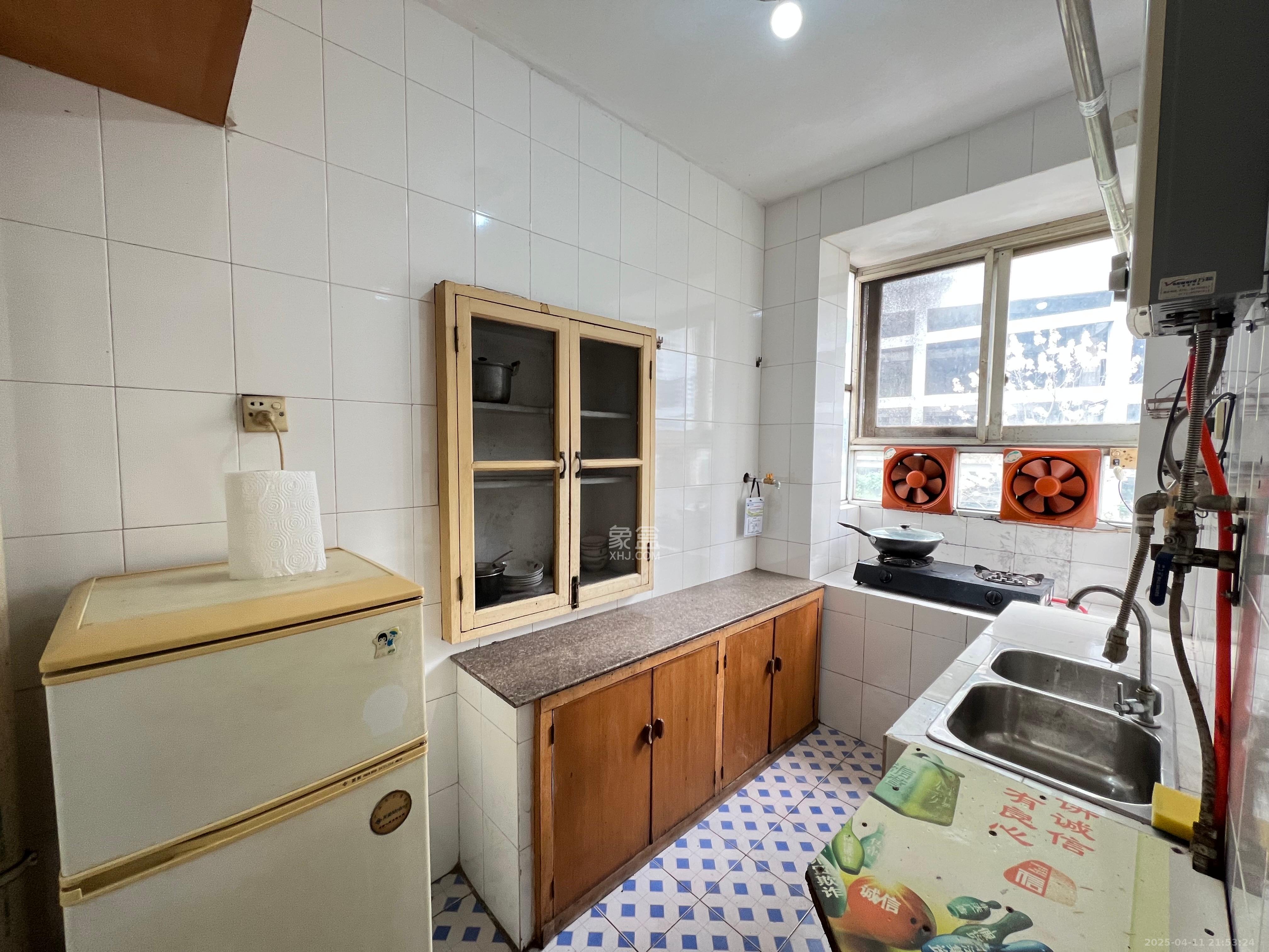 谢家冲  2室1厅1卫    1000.0元/月 谢家冲  2室1厅1卫    1000.0元/月室内图