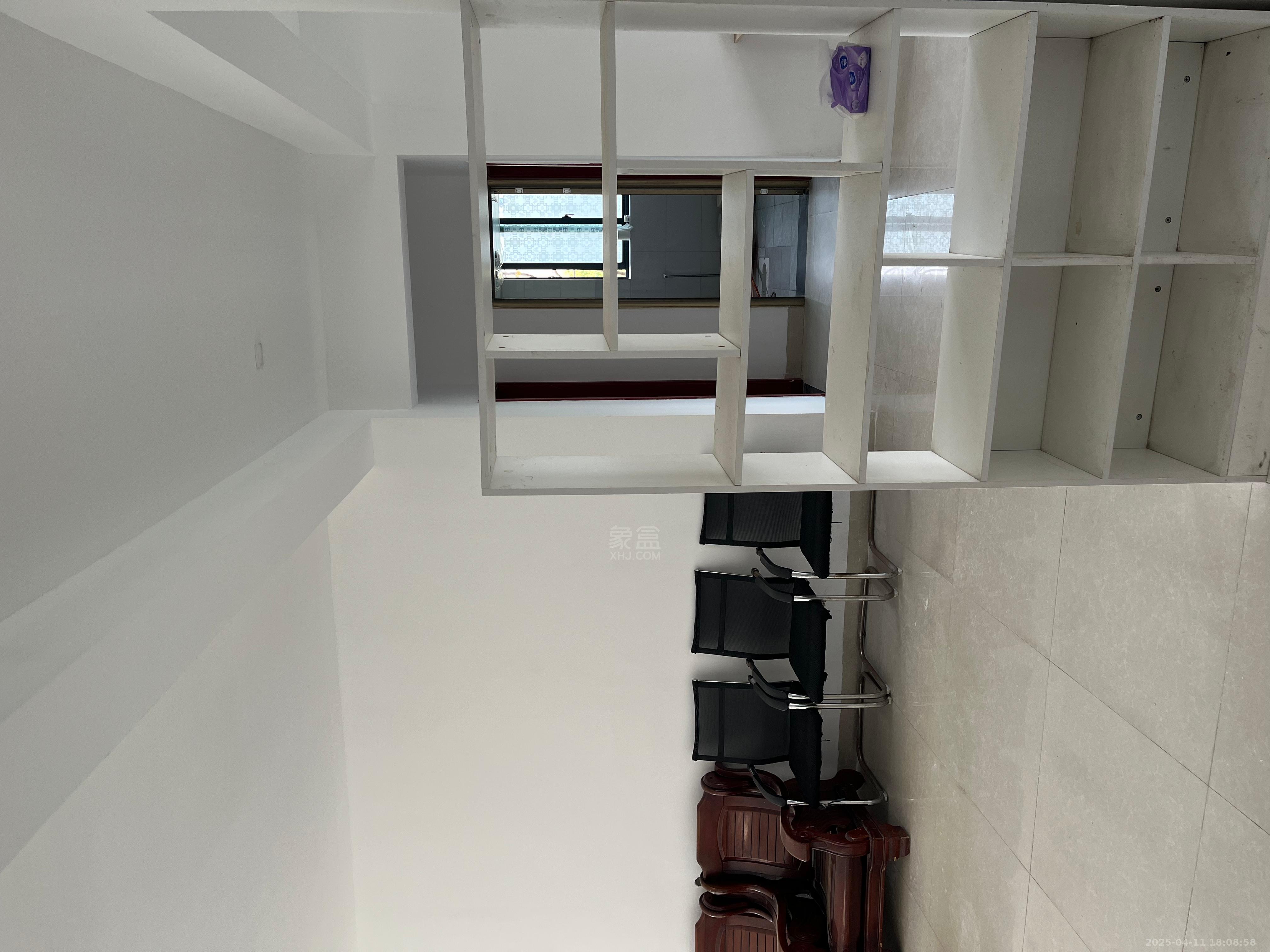 百江花园  3室0厅0卫    1300.0元/月 百江花园  3室0厅0卫    1300.0元/月