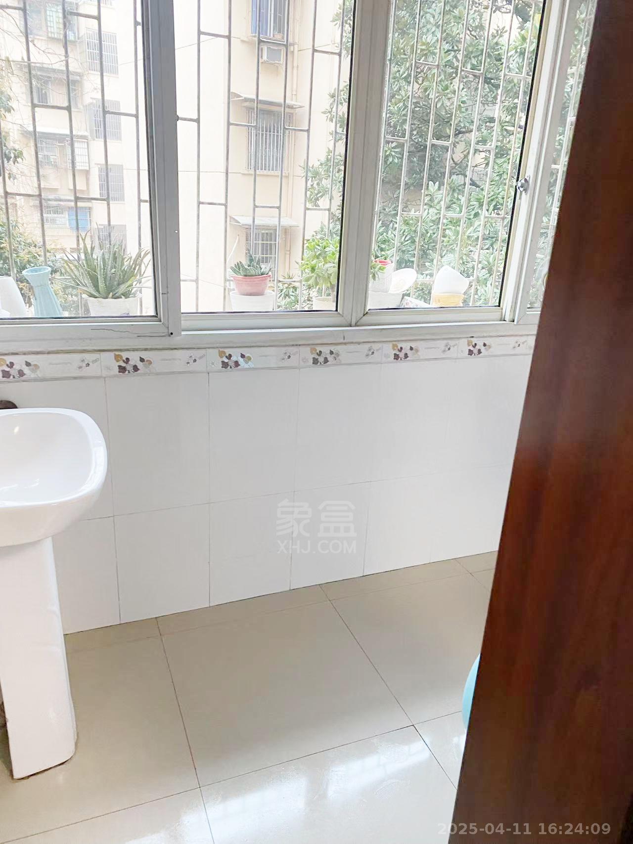 新月塘二村 3室2厅2卫 1000.0元/月 新月塘二村 3室2厅2卫 1000.0元/月室内图