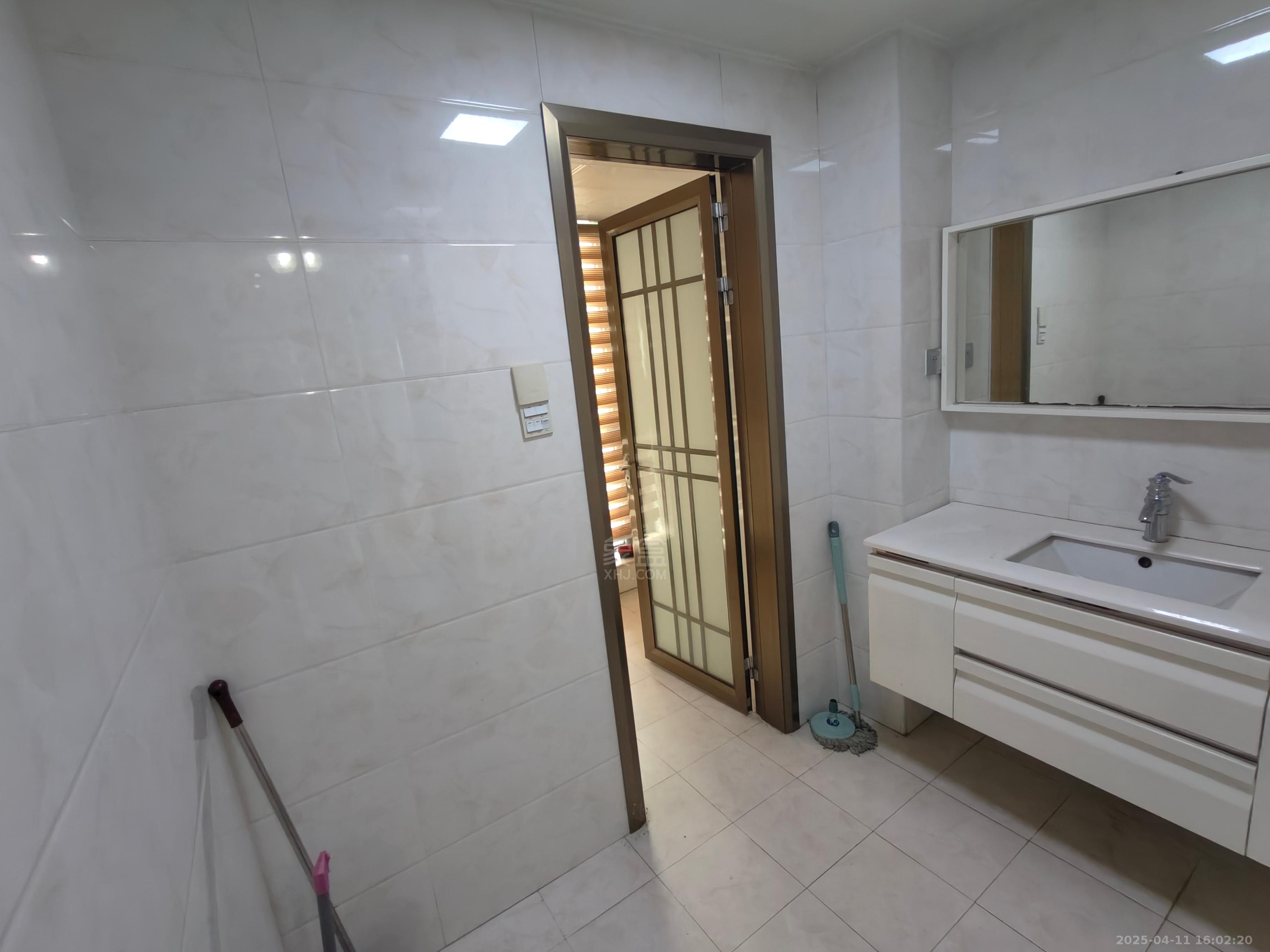 大汉希尔顿 4室2厅2卫 4500.0元/月 大汉希尔顿 4室2厅2卫 4500.0元/月室内图