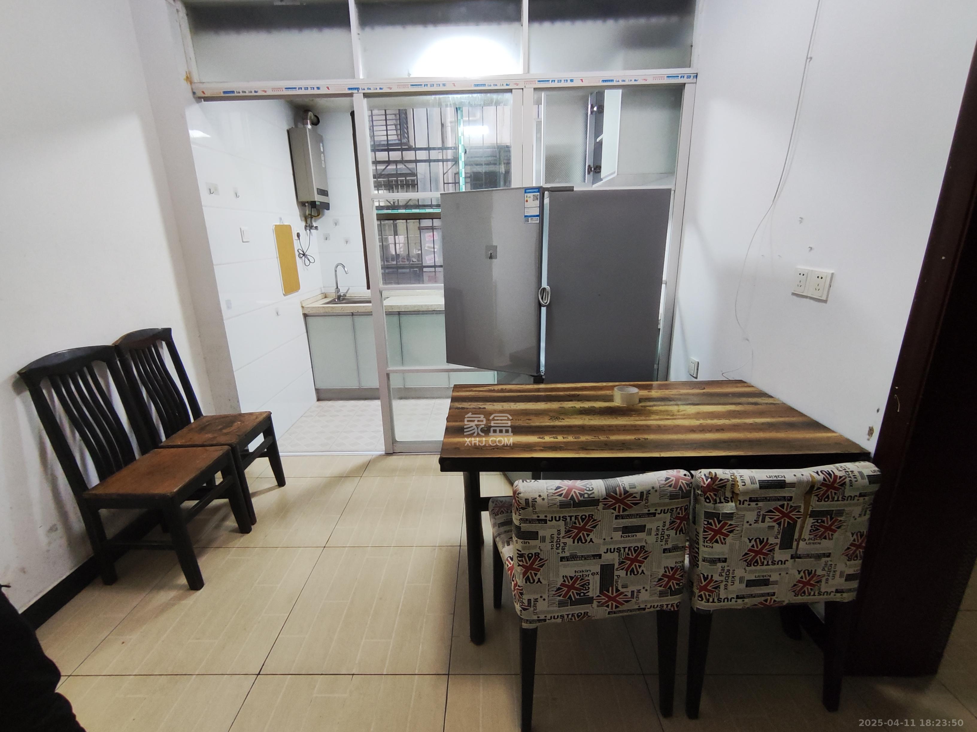 星沙一区 4室1厅1卫 1800.0元/月 星沙一区 4室1厅1卫 1800.0元/月室内图