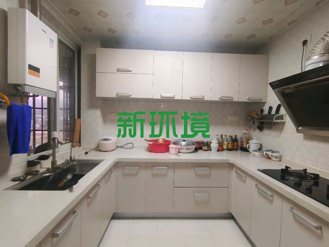 时代港湾  3室2厅2卫   68.80万客厅