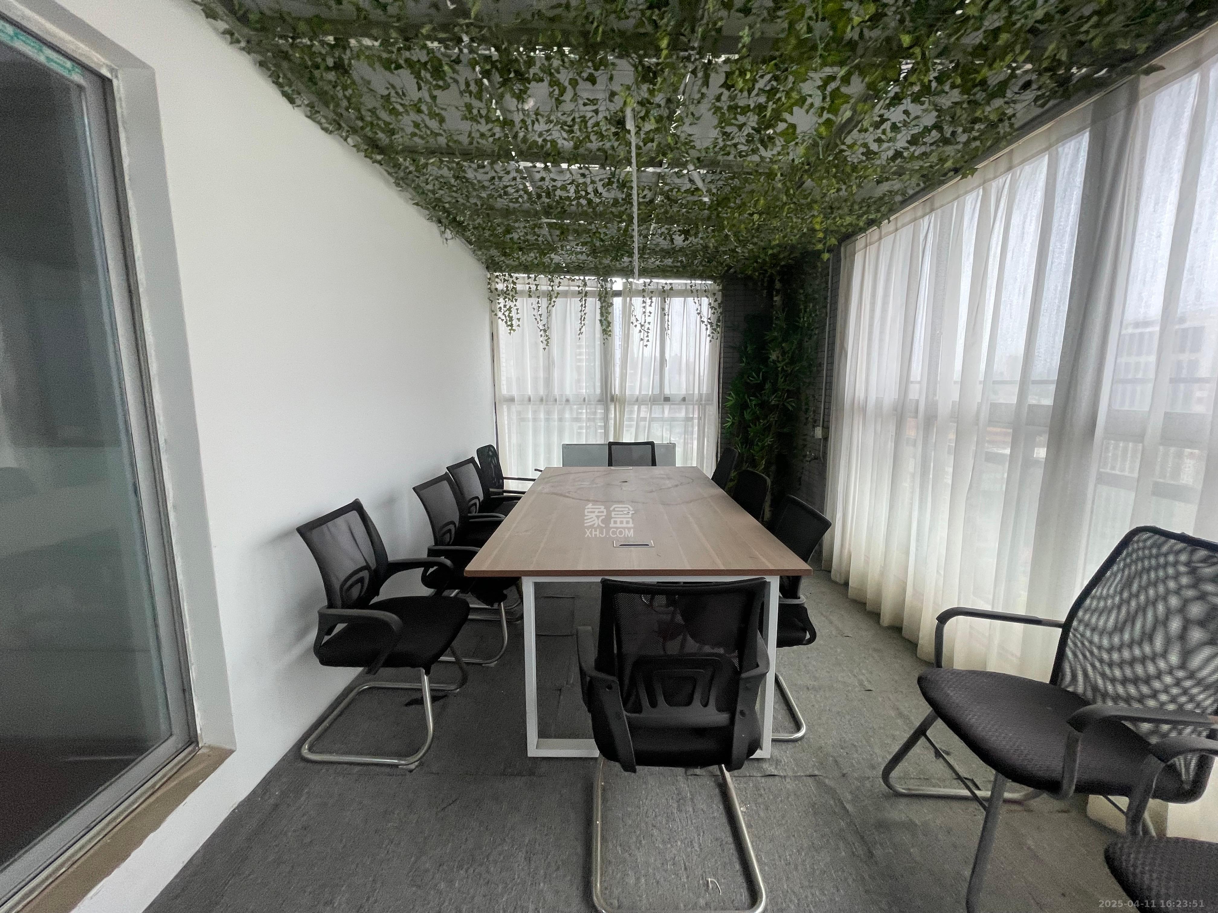 亚商国际 3室2厅1卫 1800.0元/月 亚商国际 3室2厅1卫 1800.0元/月室内图