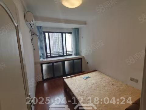 和泓梅溪四季  3室2厅1卫   2600.00元/月室内图