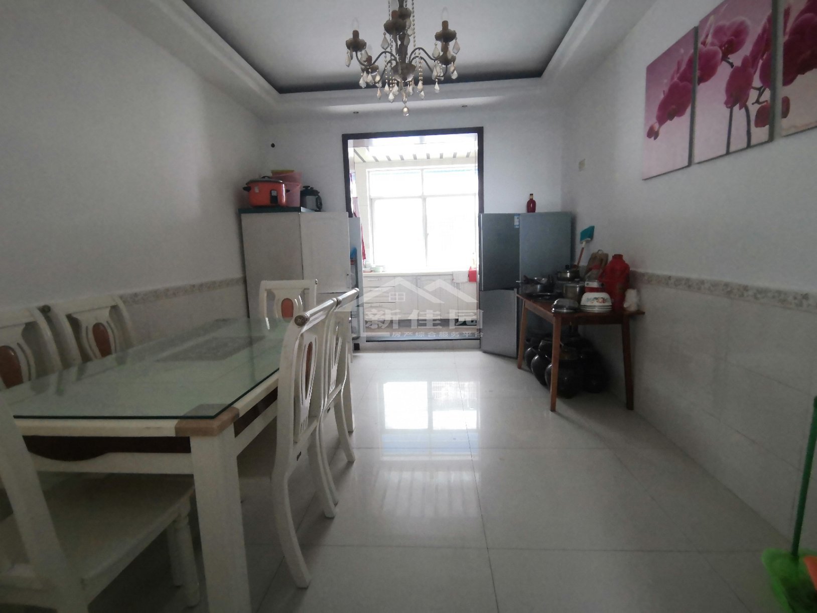 警苑小区  4室2厅2卫    82.8万 警苑小区  4室2厅2卫    82.8万客厅