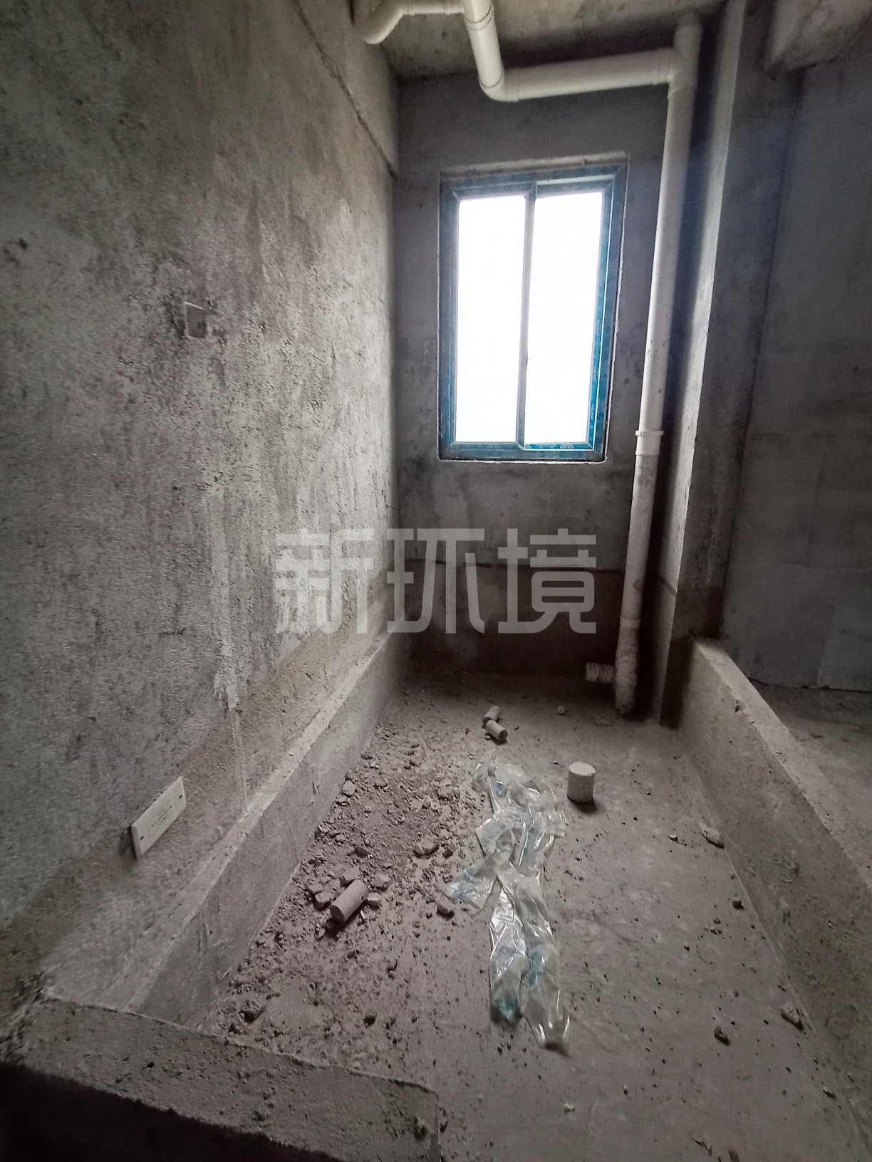 阳光水岸  5室2厅2卫   110.00万客厅