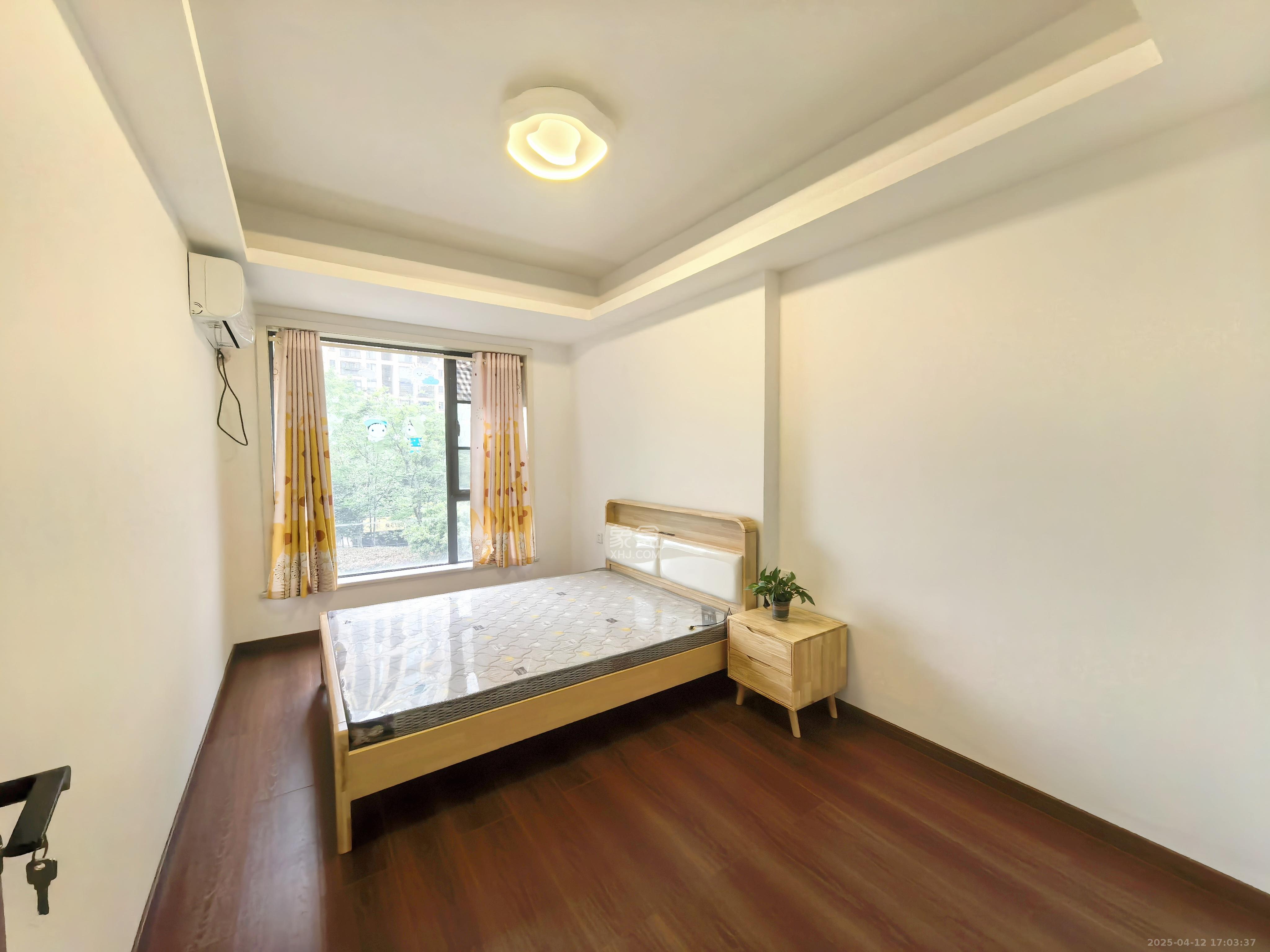 中城丽景香山园  3室2厅1卫   2800.00元/月室内图