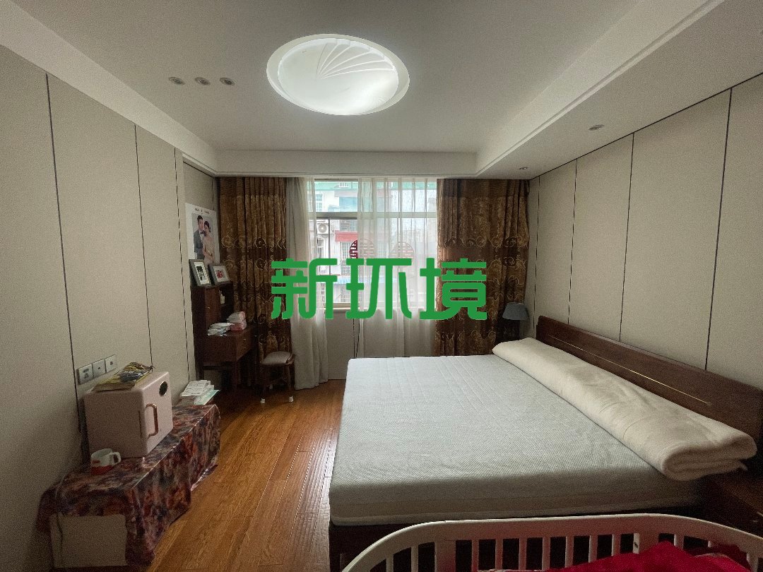 汇景名都  1室0厅0卫   88.00万客厅