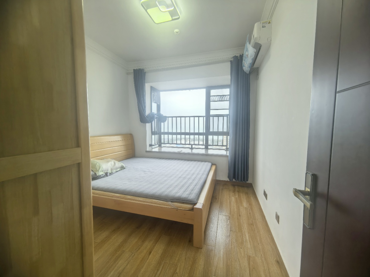 星华海岸城三期  2室2厅1卫   2300.00元/月室内图