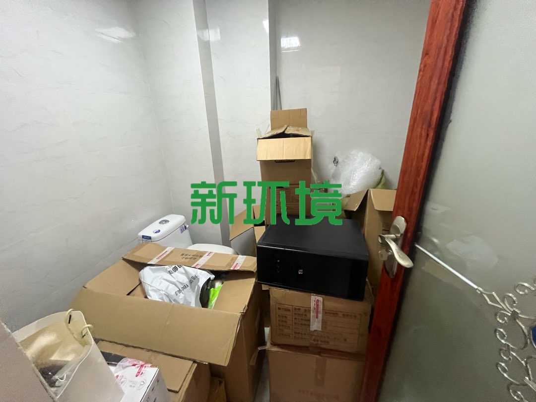 南门口安置小区一期  3室2厅2卫   75.00万客厅