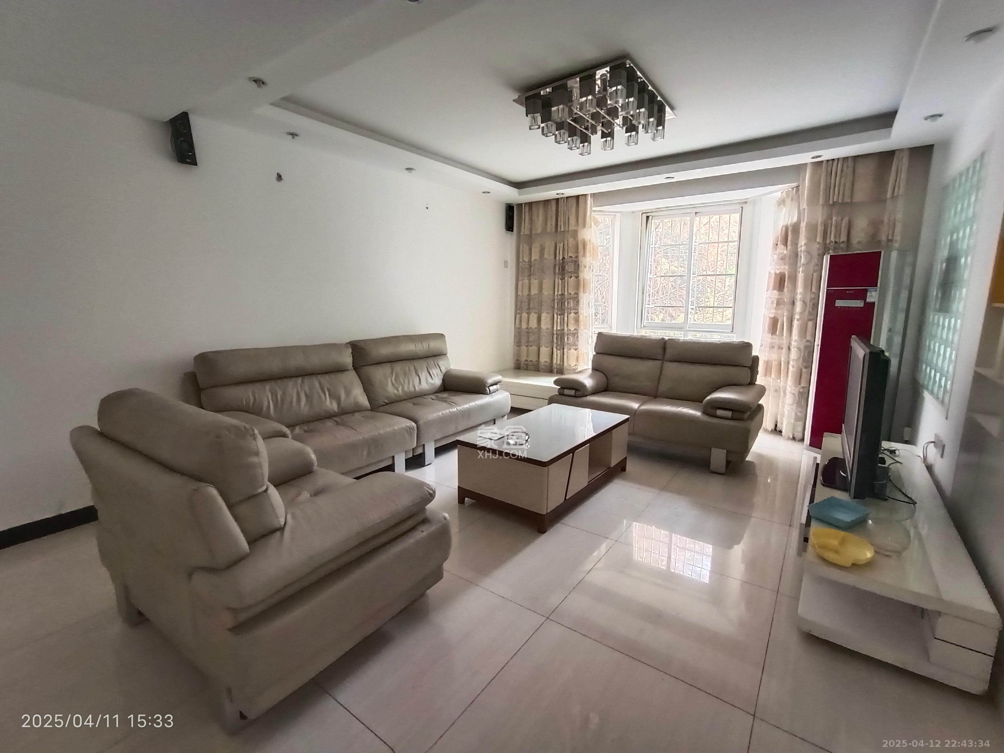 山水人家一二期 4室2厅3卫 2500.0元/月 山水人家一二期 4室2厅3卫 2500.0元/月室内图