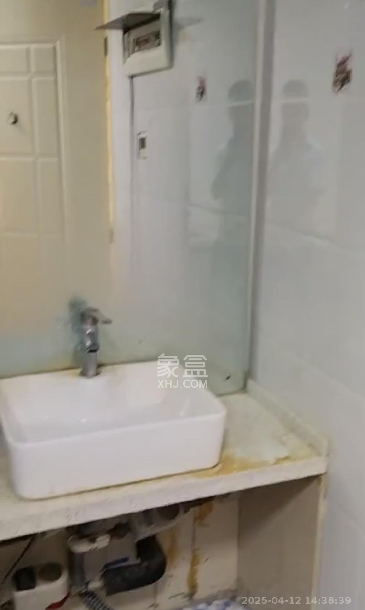 御溪国际 1室1厅1卫 1400.0元/月 御溪国际 1室1厅1卫 1400.0元/月室内图