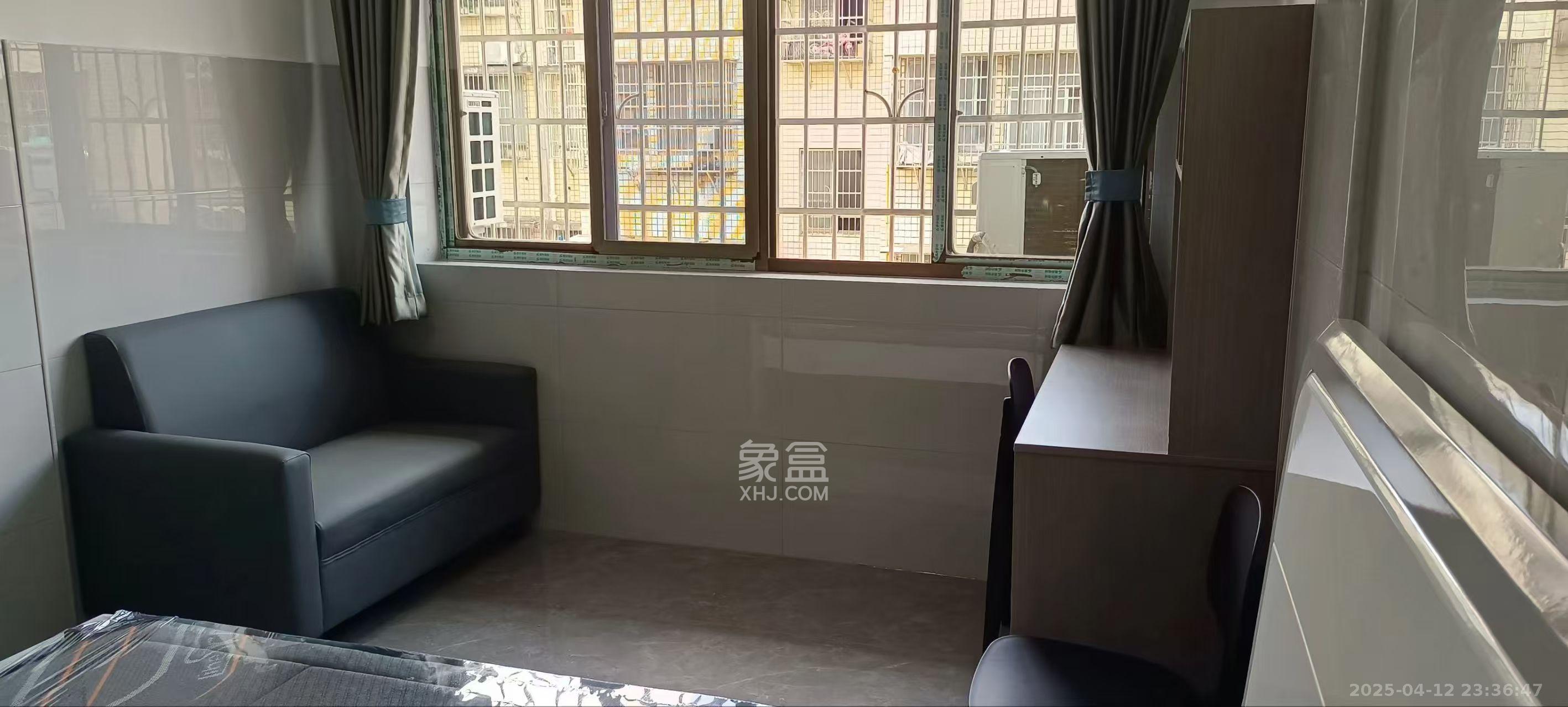 高岭小区 1室1厅1卫 1400.0元/月 高岭小区 1室1厅1卫 1400.0元/月室内图