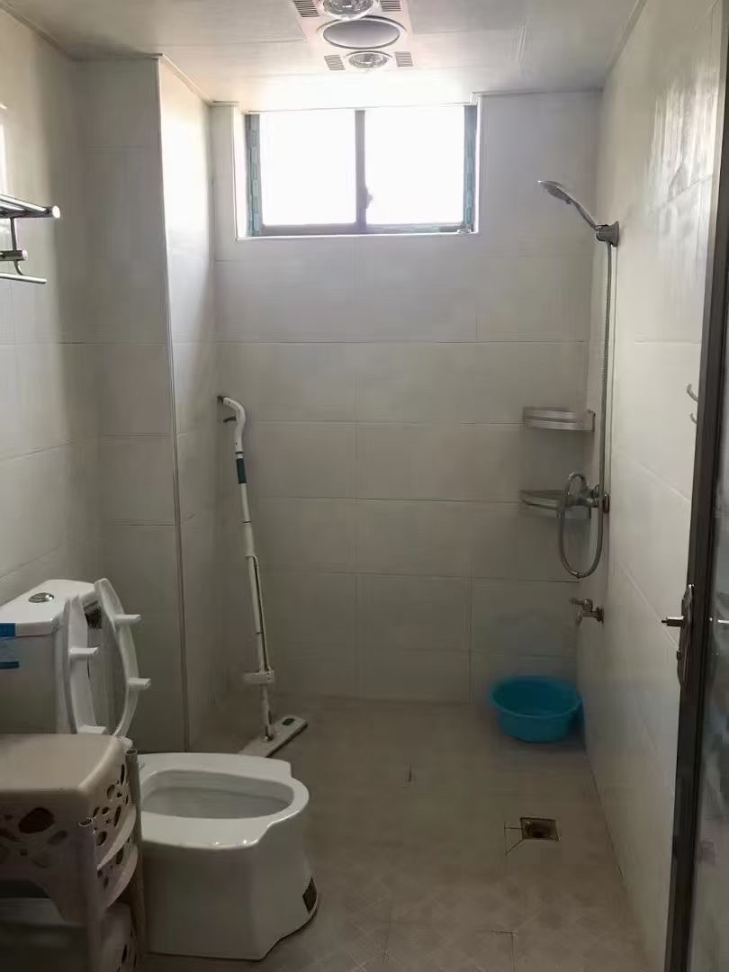 南门口安置小区一期 3室2厅1卫 2000.0元/月 南门口安置小区一期 3室2厅1卫 2000.0元/月室内图