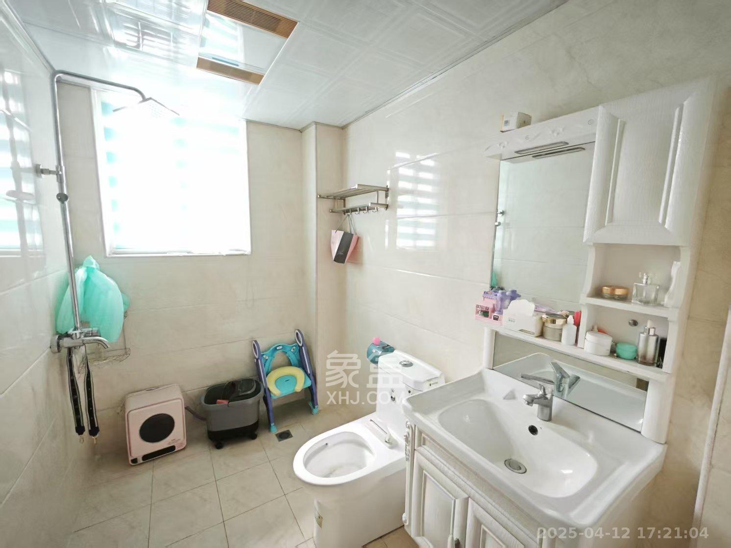 长丰星城  4室2厅2卫    1800.0元/月室内图