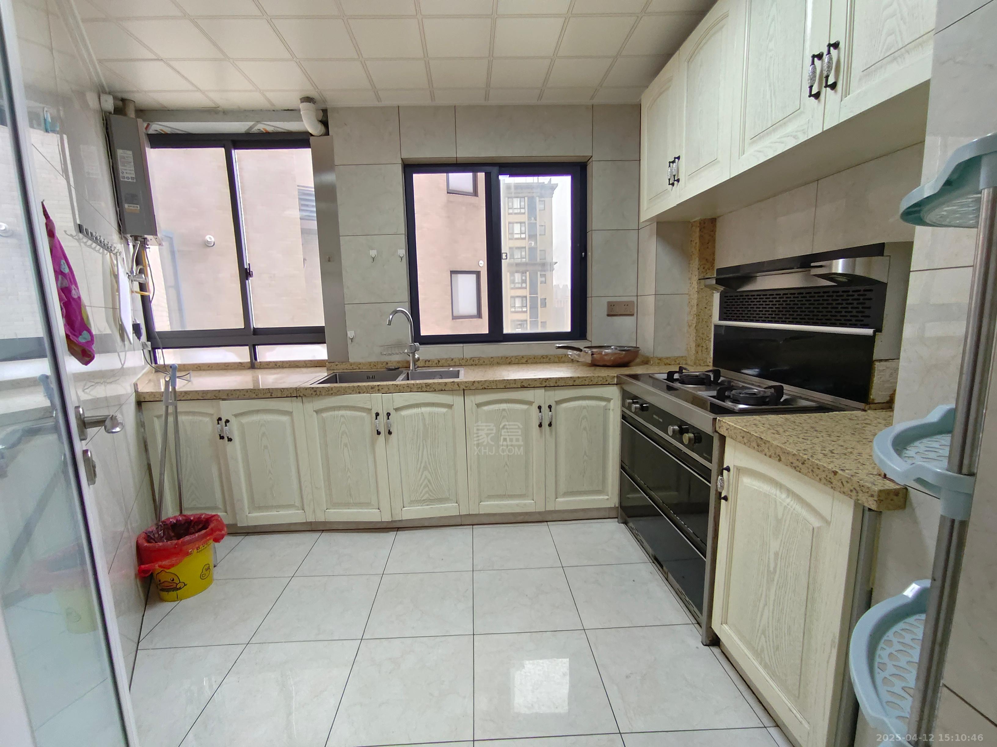 中建御山和苑 4室2厅2卫 2650.0元/月 中建御山和苑 4室2厅2卫 2650.0元/月室内图