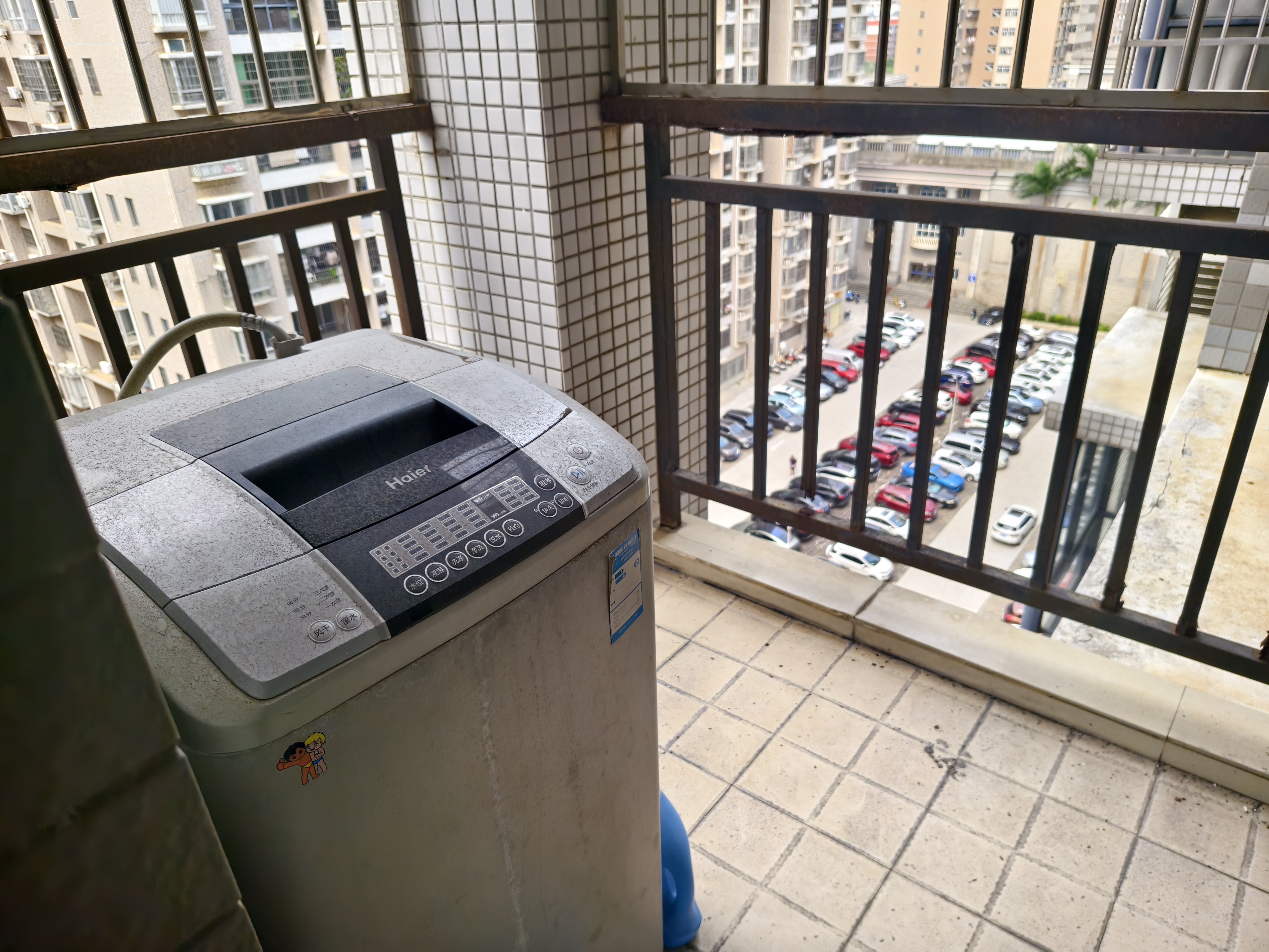 工商学院教工宿舍  3室2厅2卫   132.00万客厅