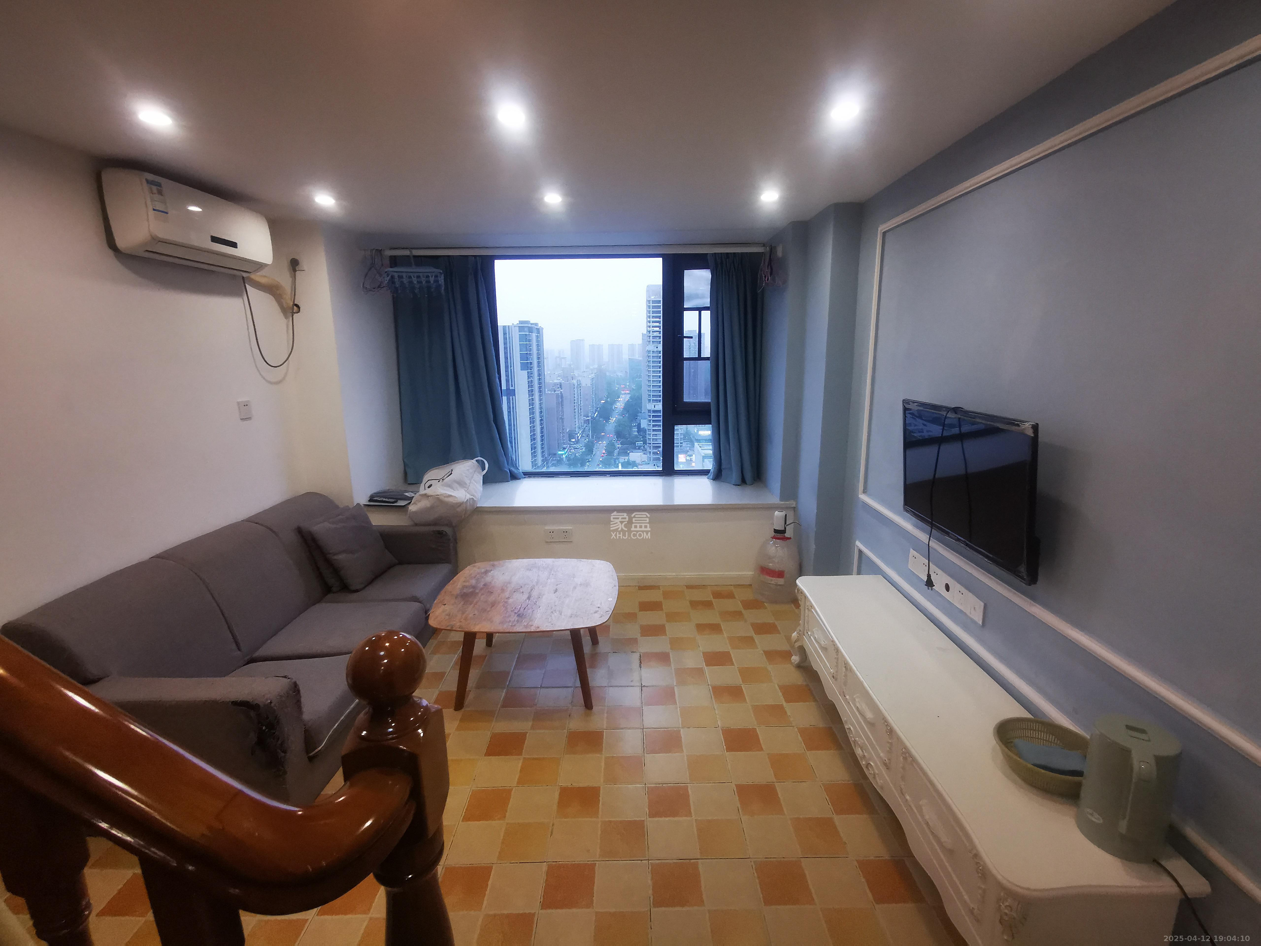 龙湖湘江星座(祺鑫星座公寓) 2室1厅1卫 1700.0元/月 龙湖湘江星座(祺鑫星座公寓) 2室1厅1卫 1700.0元/月室内图