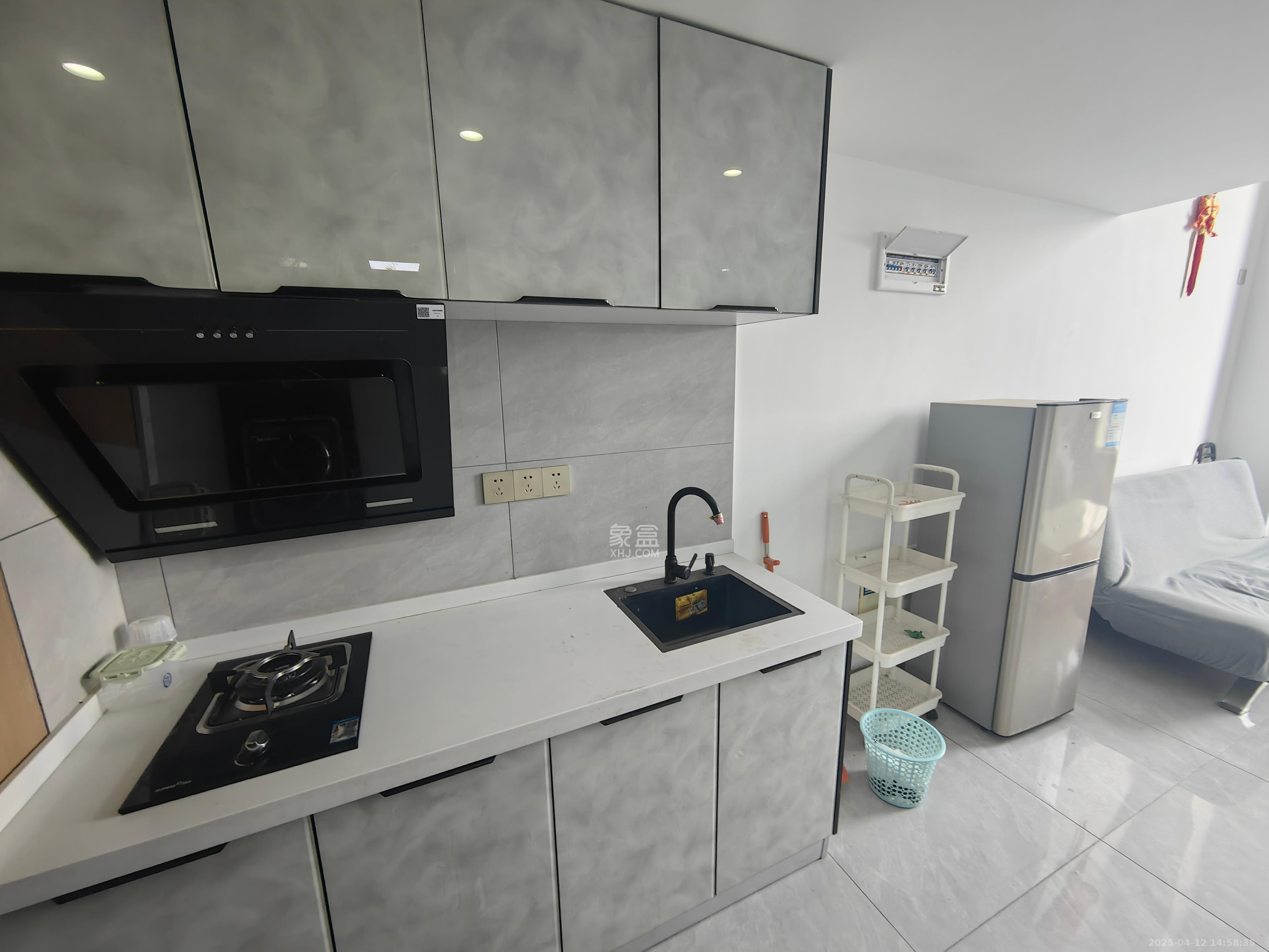 梅溪湖家居建材城  1室0厅0卫    1200.0元/月 梅溪湖家居建材城  1室0厅0卫    1200.0元/月室内图