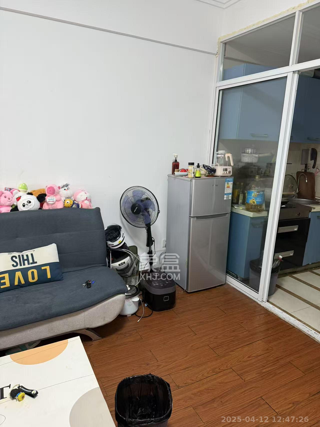 西子一间  1室1厅1卫   1600.00元/月室内图