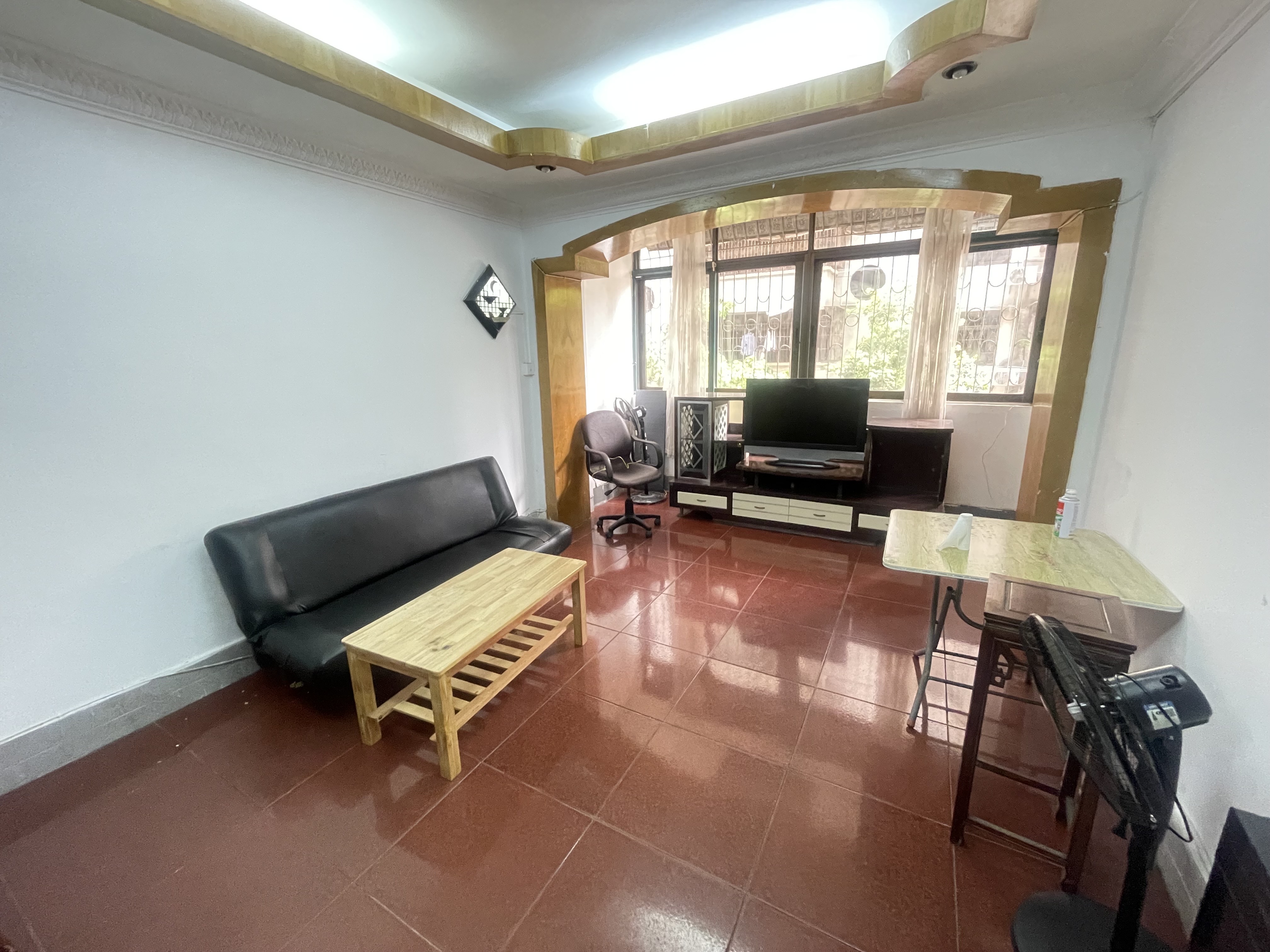 海口市公安局金龙宿舍区  13室2厅1卫    100.0万 海口市公安局金龙宿舍区  13室2厅1卫    100.0万客厅