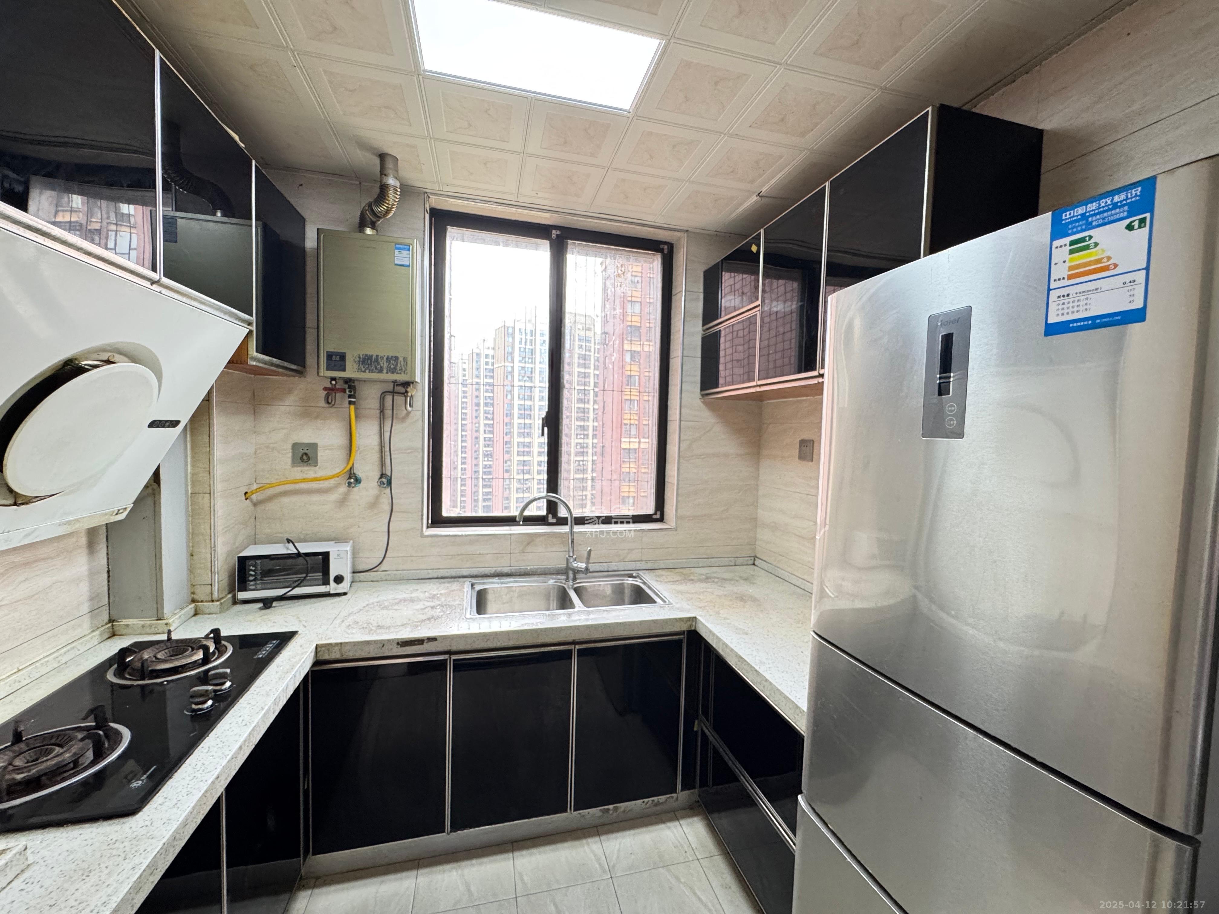 新城国际花都 3室2厅1卫 2000.0元/月 新城国际花都 3室2厅1卫 2000.0元/月室内图