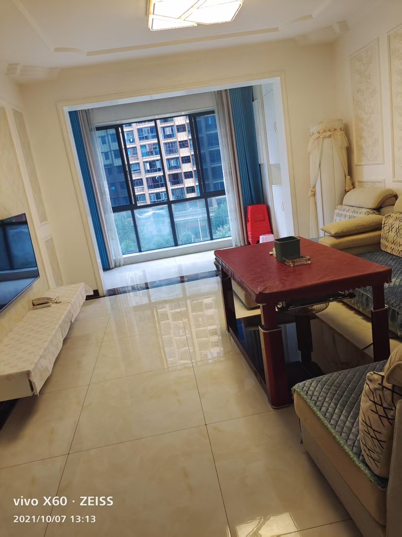 五洲锦城  4室2厅2卫    92.8万客厅