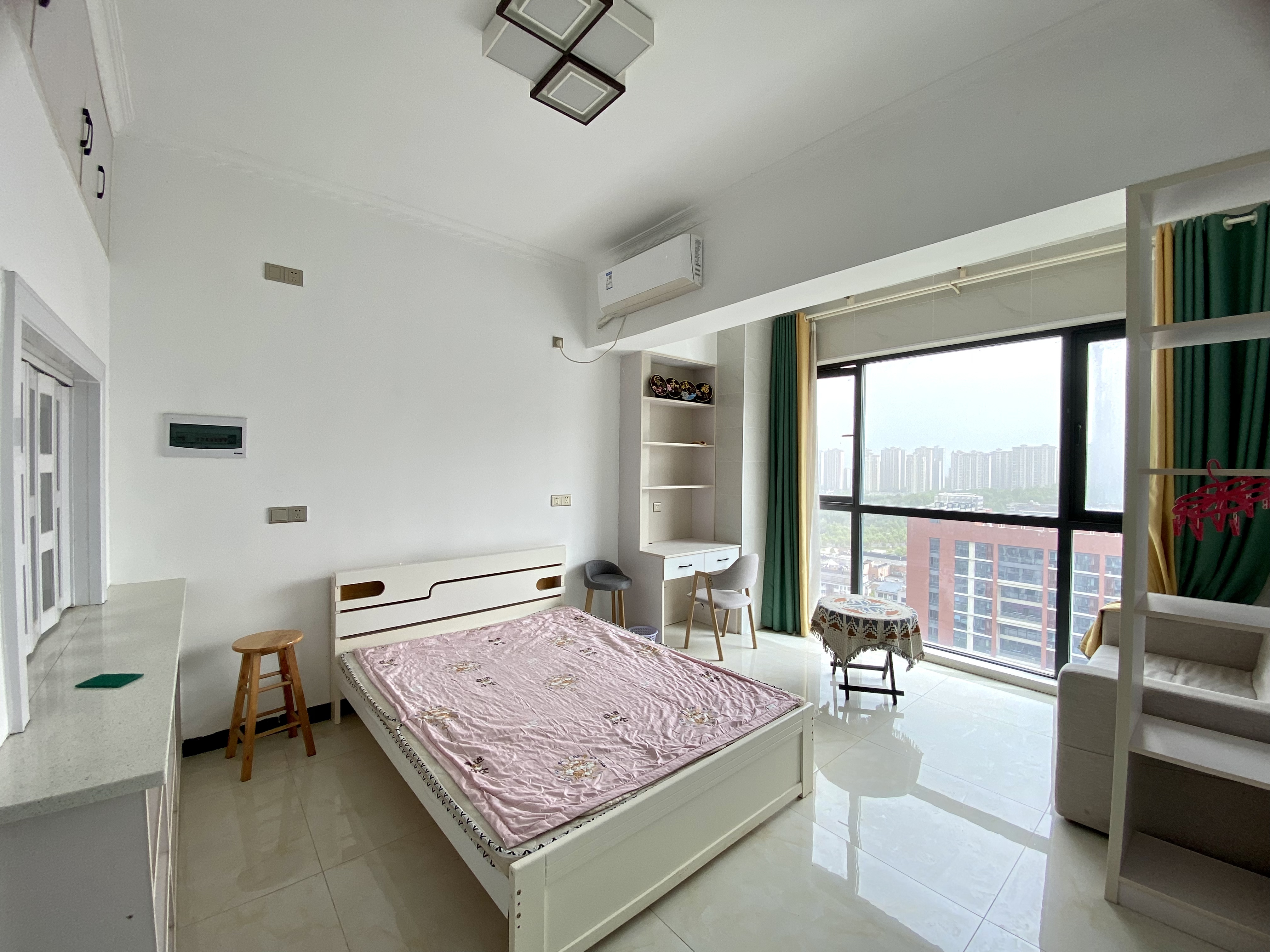 梓湖明珠 1室1厅1卫 1200.00元/月 梓湖明珠 1室1厅1卫 1200.00元/月室内图