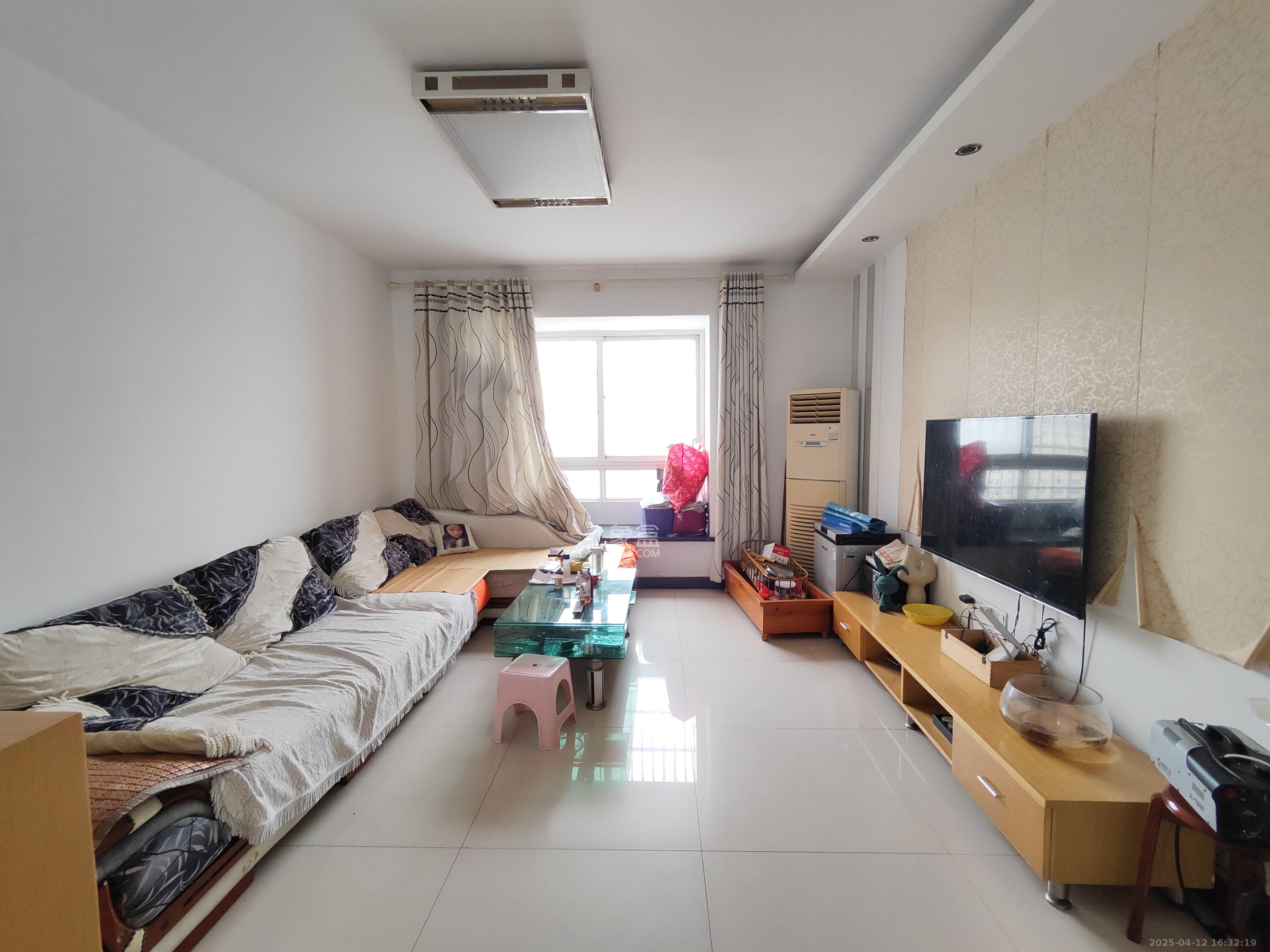 圣力华苑  3室2厅2卫    1800.0元/月 圣力华苑  3室2厅2卫    1800.0元/月