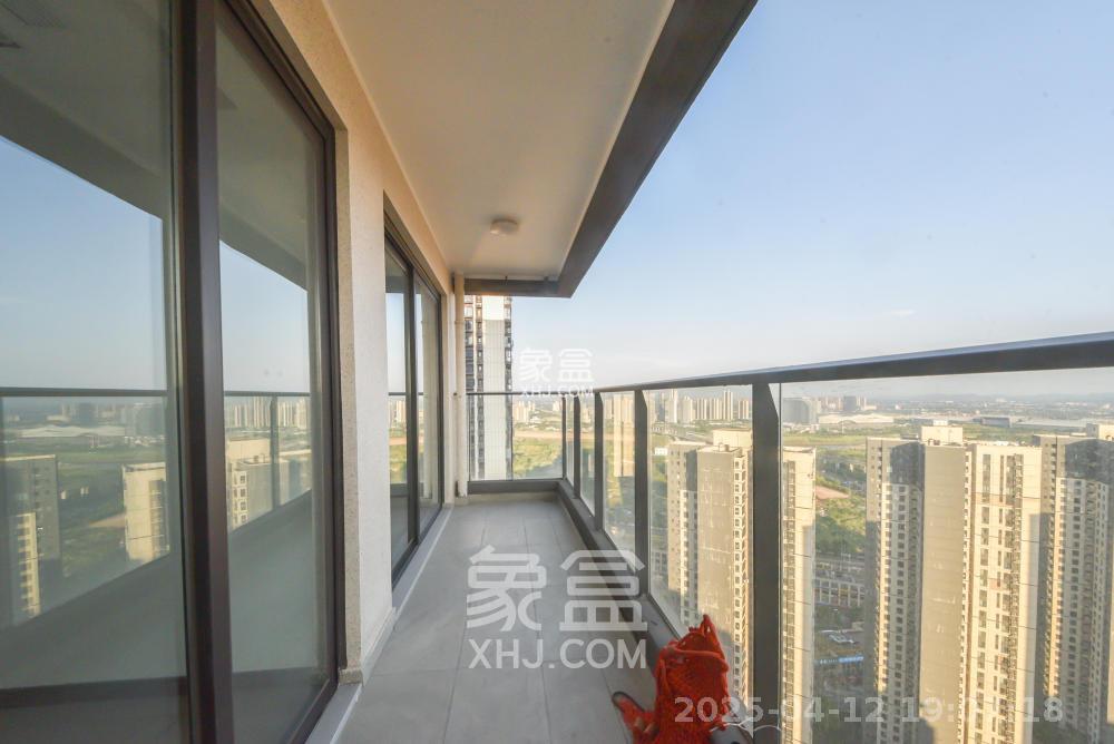万科魅力之城  4室2厅2卫   4300.00元/月室内图