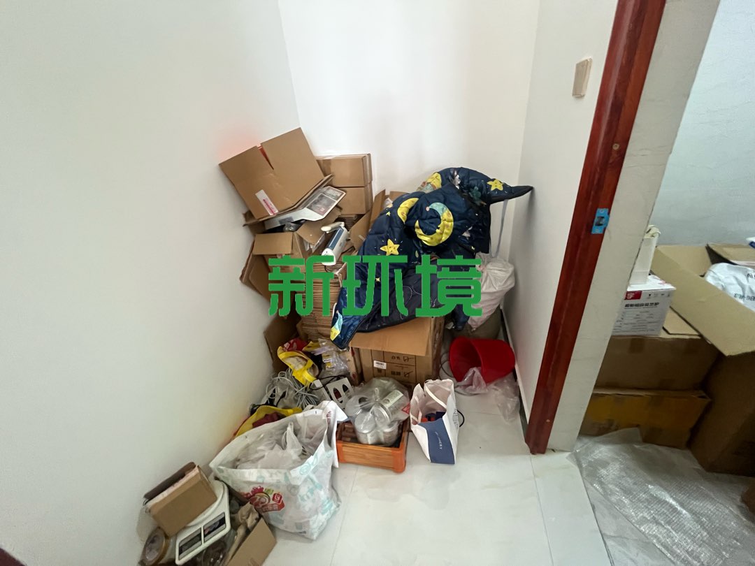 南门口安置小区一期  3室2厅2卫   75.00万客厅