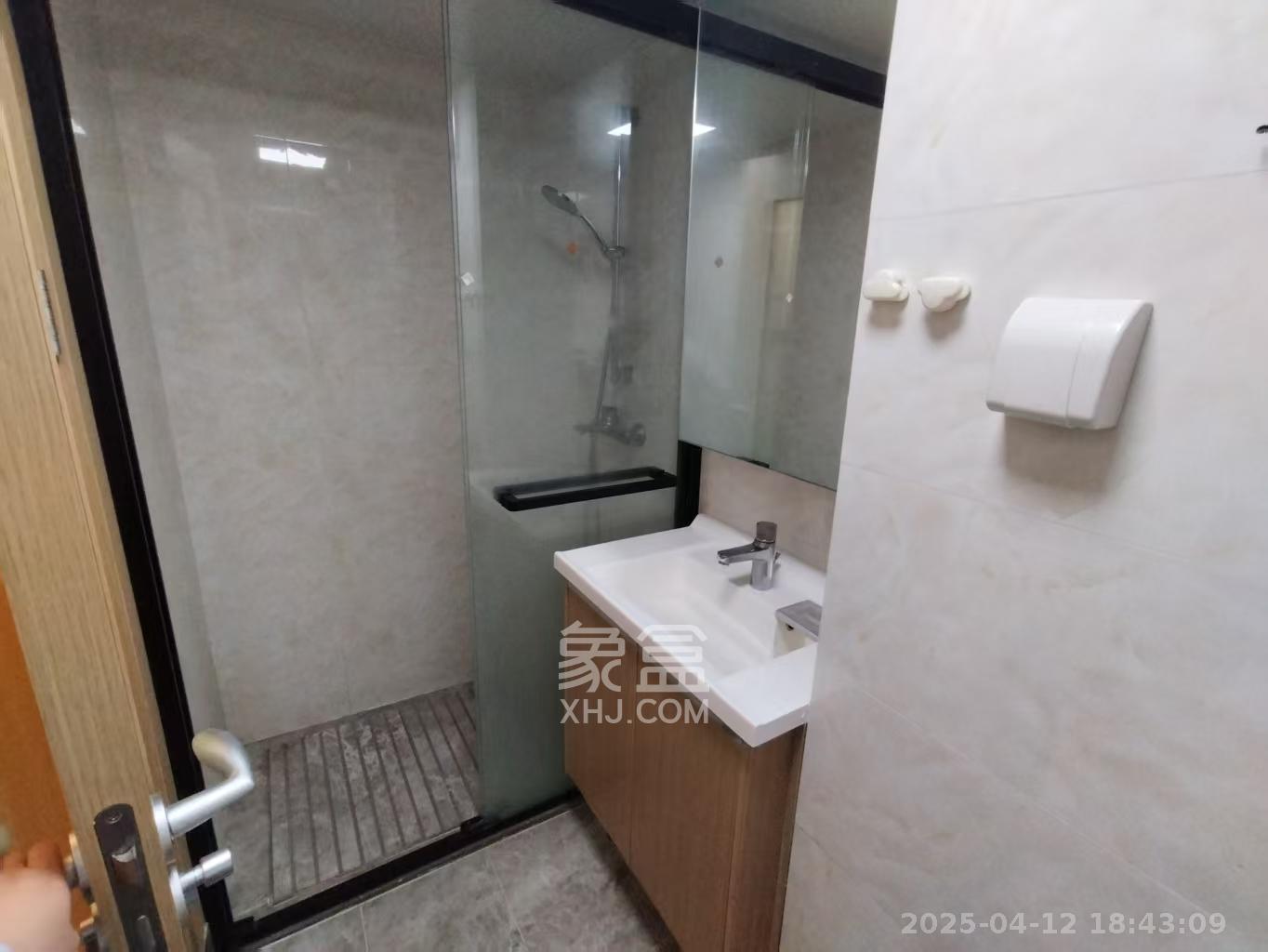 卓越浅水湾  1室0厅0卫   1800.00元/月室内图