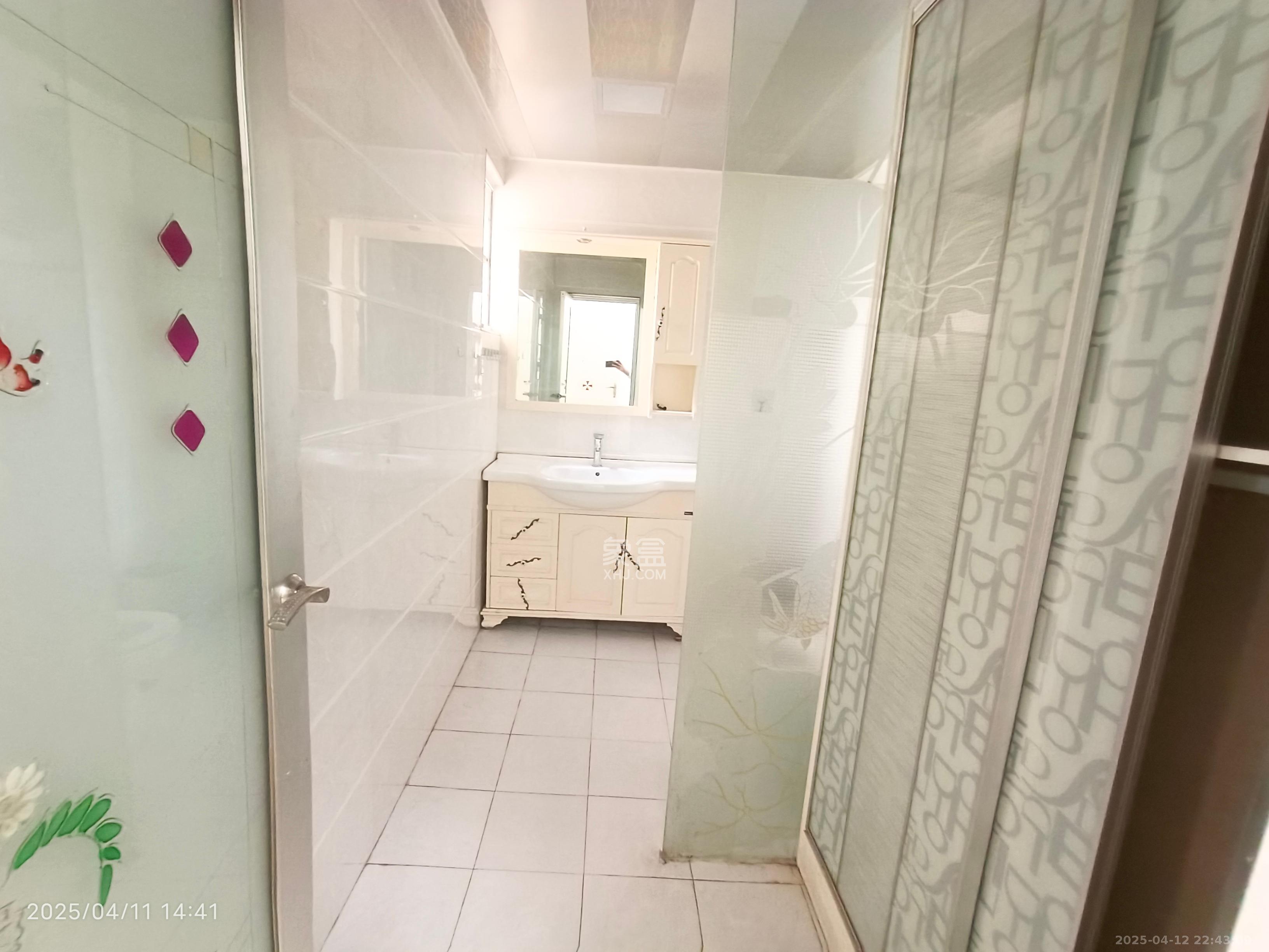 山水人家一二期 4室2厅3卫 2500.0元/月 山水人家一二期 4室2厅3卫 2500.0元/月室内图