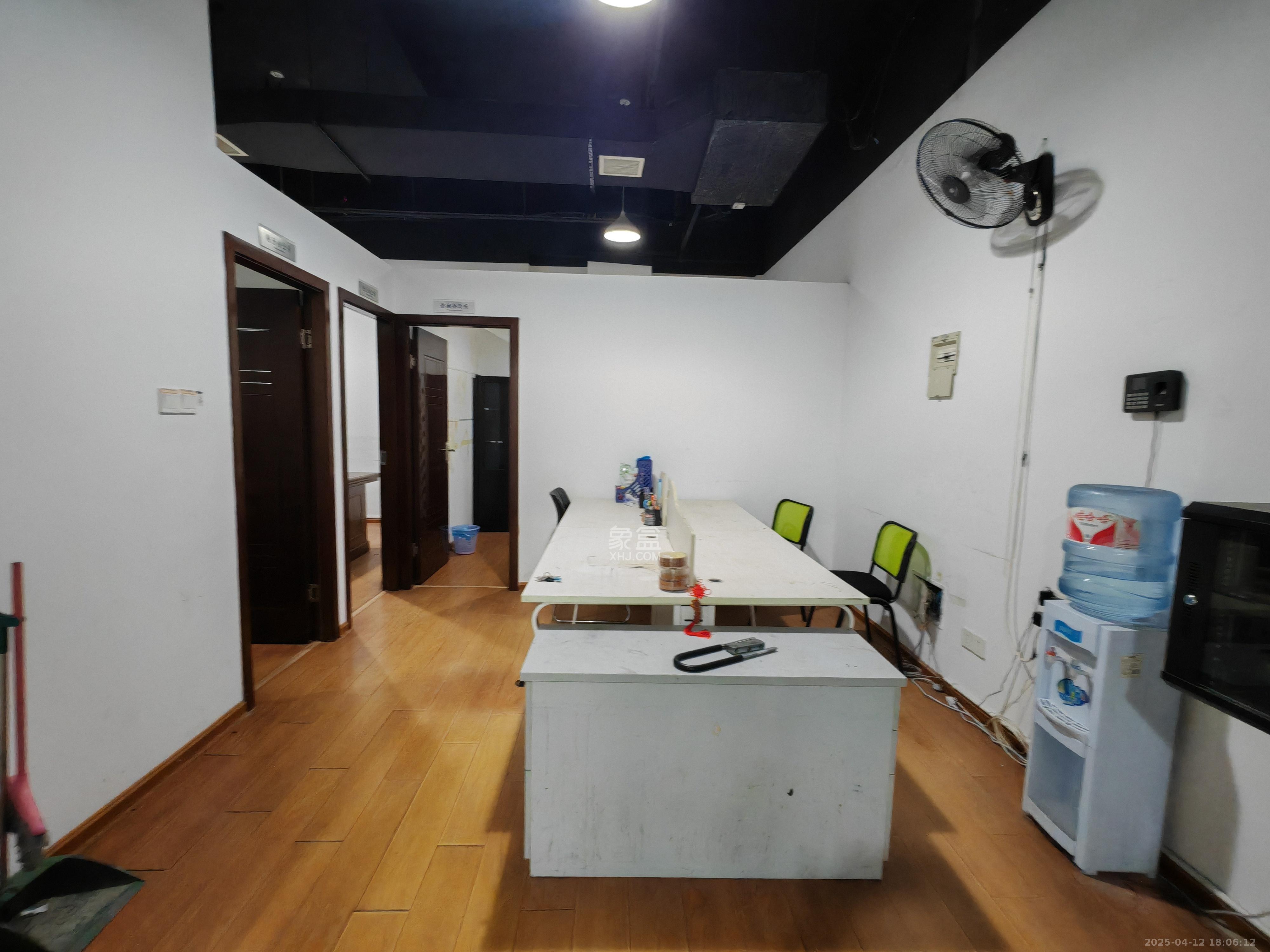 天健壹平方英里（天健芙蓉盛世二期）   98.0㎡      5000.0元/月室内图