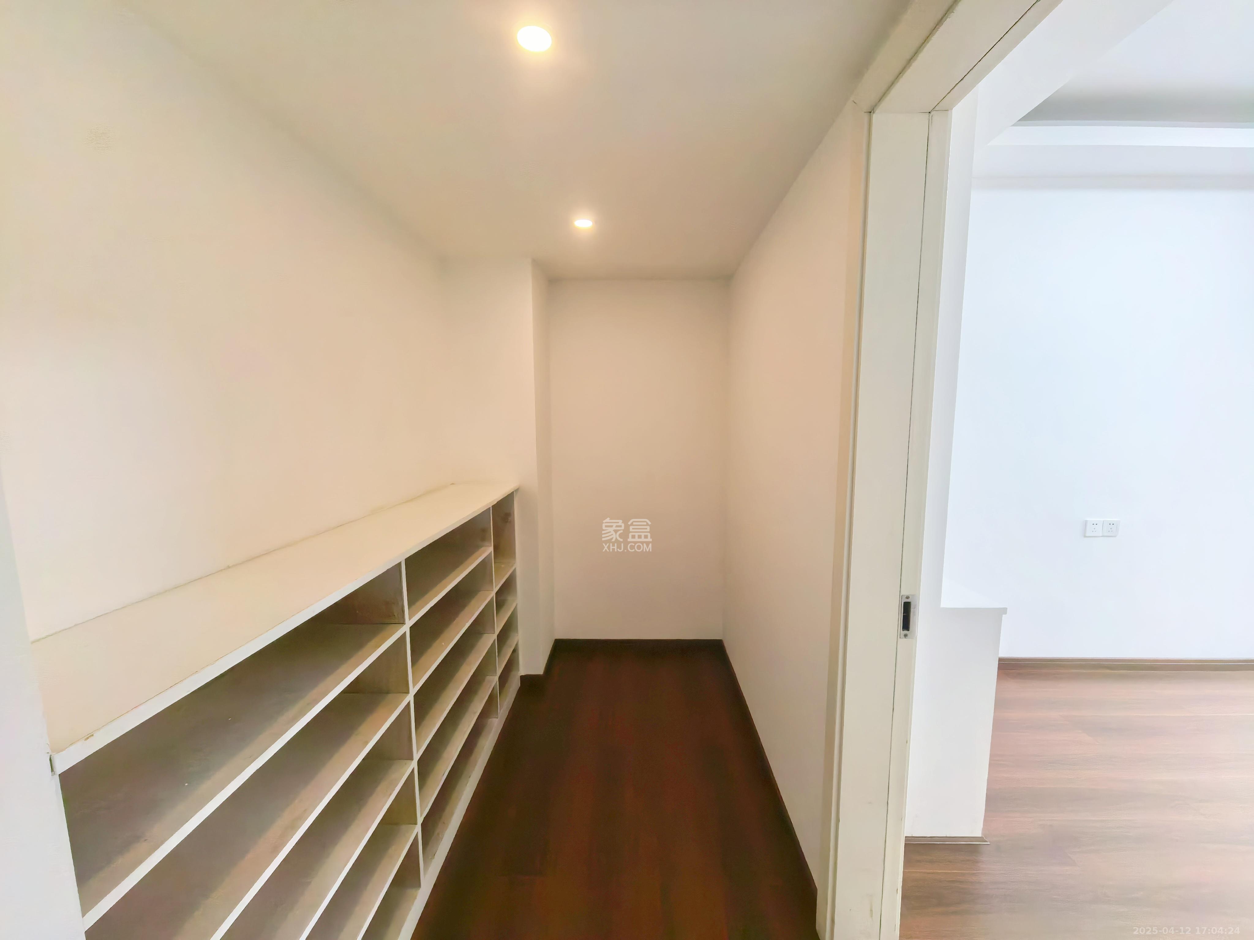中城丽景香山园  3室2厅1卫   2800.00元/月室内图
