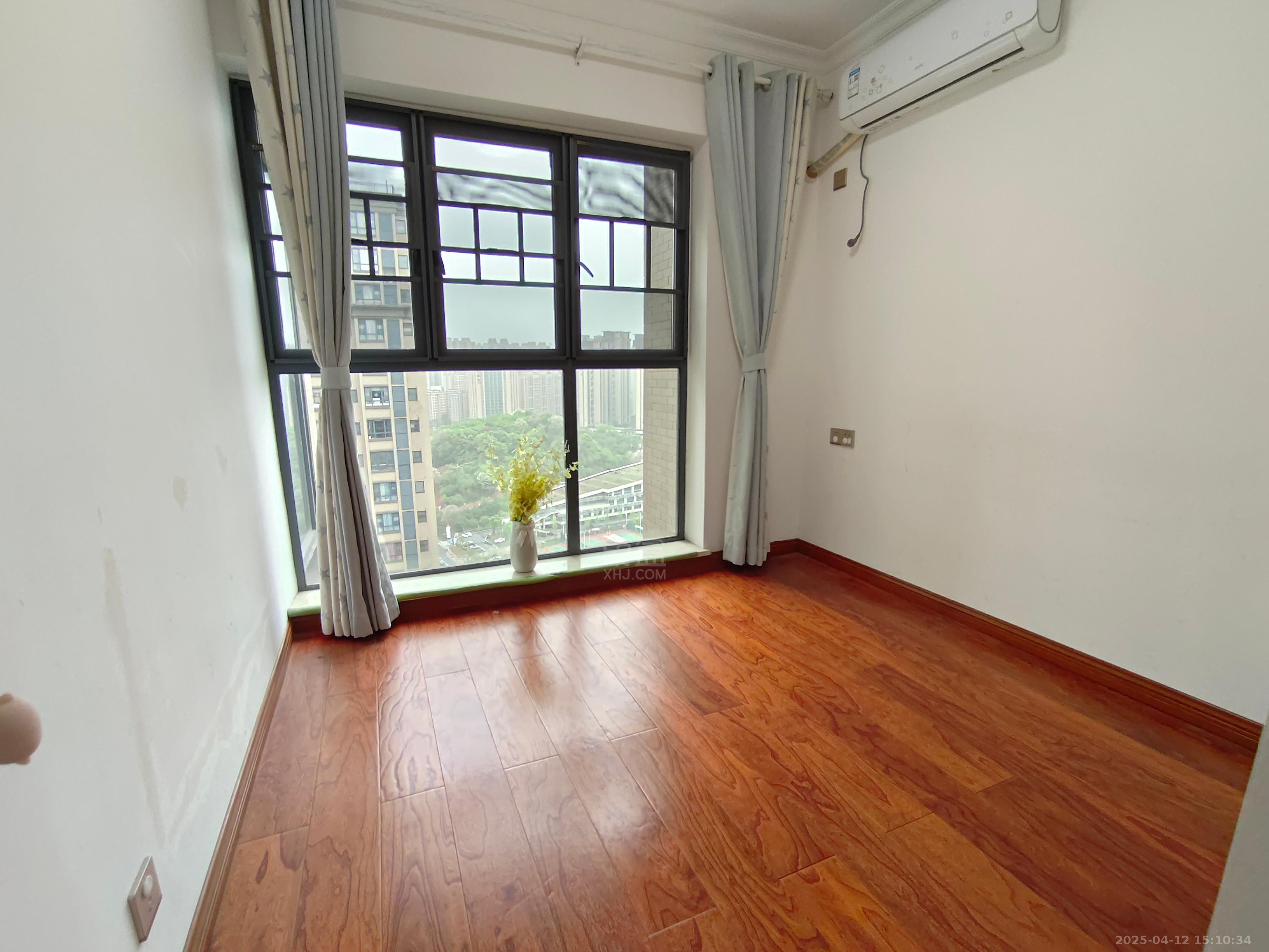 中建御山和苑 4室2厅2卫 2650.0元/月 中建御山和苑 4室2厅2卫 2650.0元/月室内图