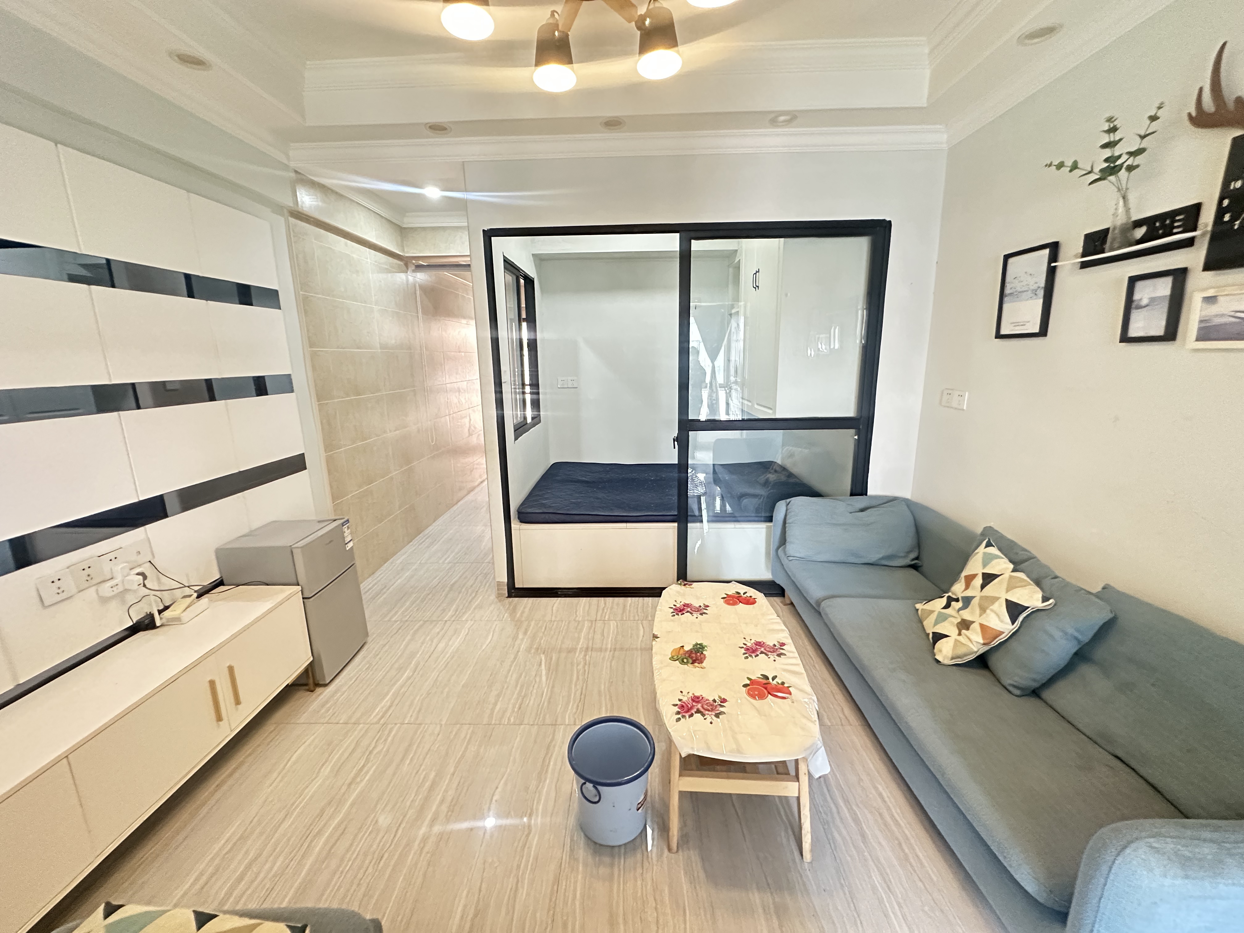 加州阳光 2室1厅1卫 1500.0元/月 加州阳光 2室1厅1卫 1500.0元/月室内图