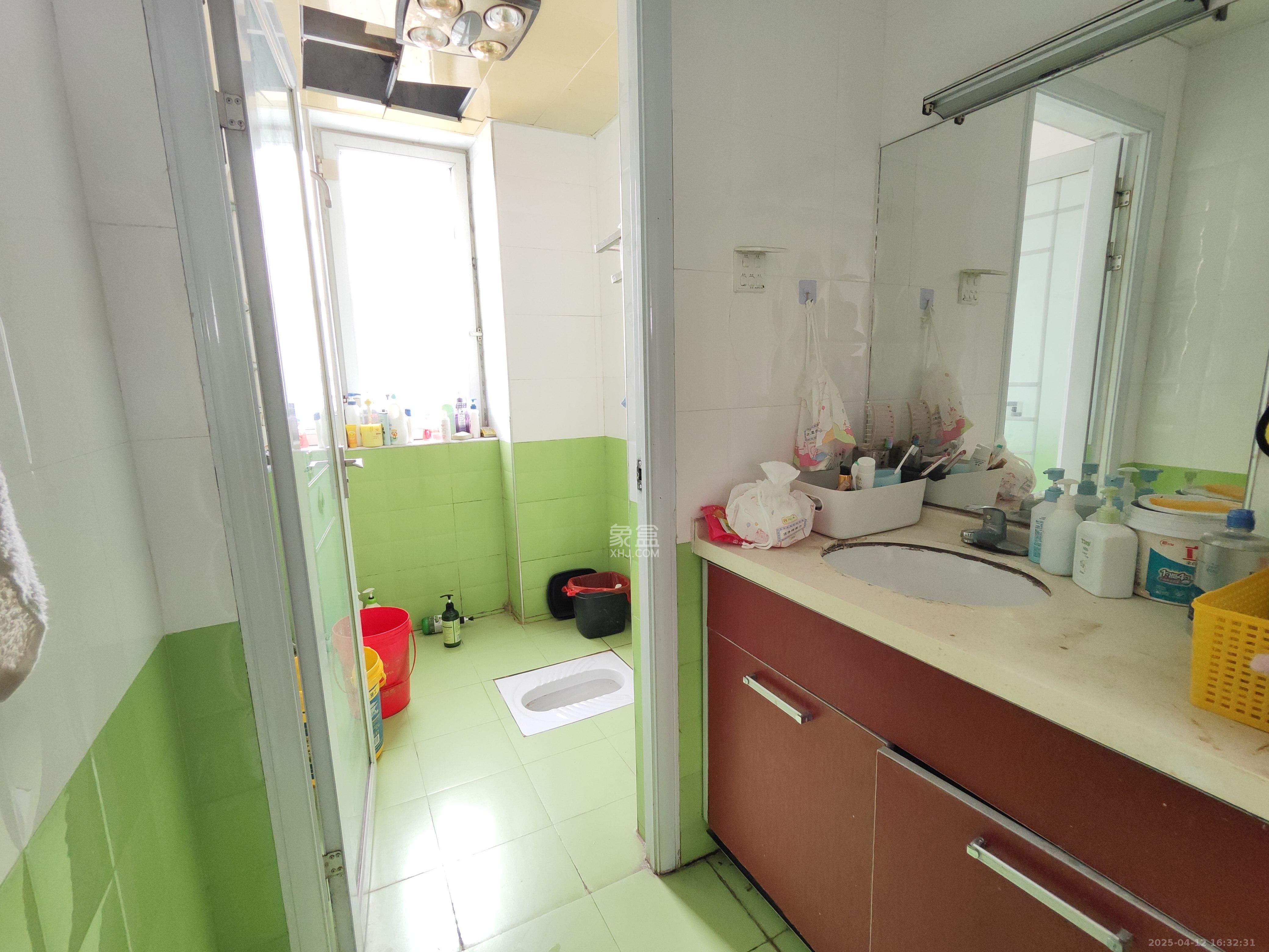 圣力华苑 3室2厅2卫 1800.0元/月 圣力华苑 3室2厅2卫 1800.0元/月室内图