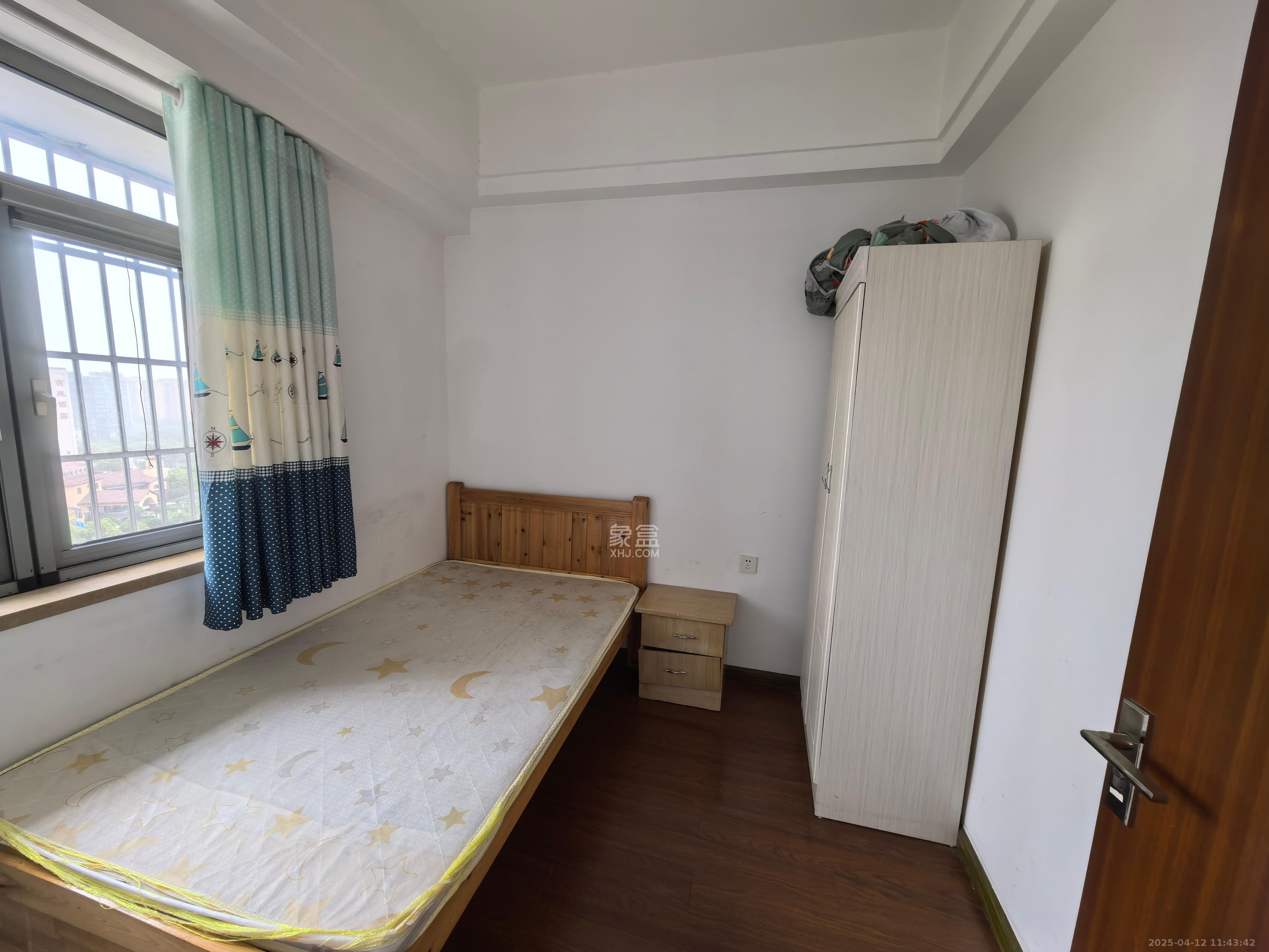 环宇天地、中海地产（中信城市广场二期）  2室2厅1卫    1600.0元/月室内图