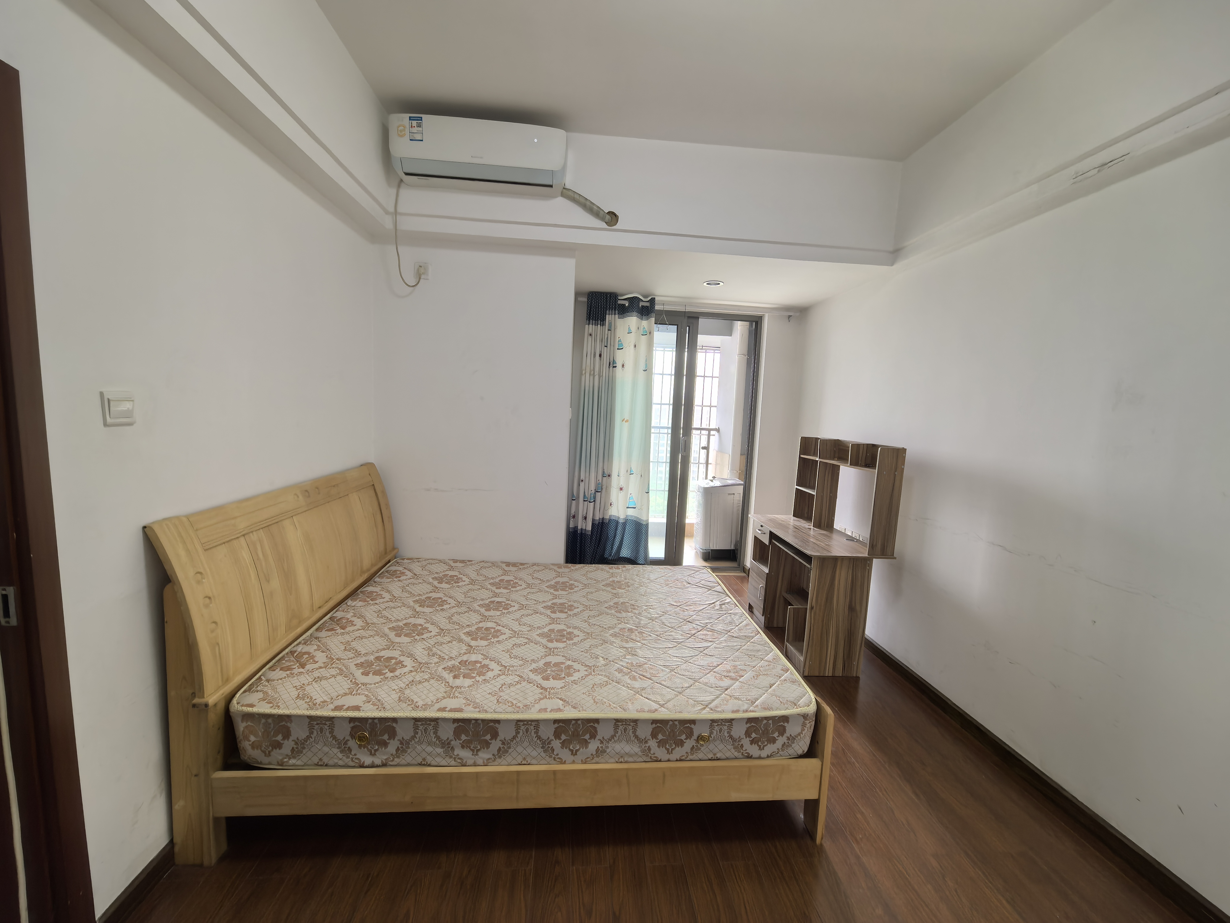 环宇天地、中海地产（中信城市广场二期）  2室2厅1卫    1600.0元/月户型图