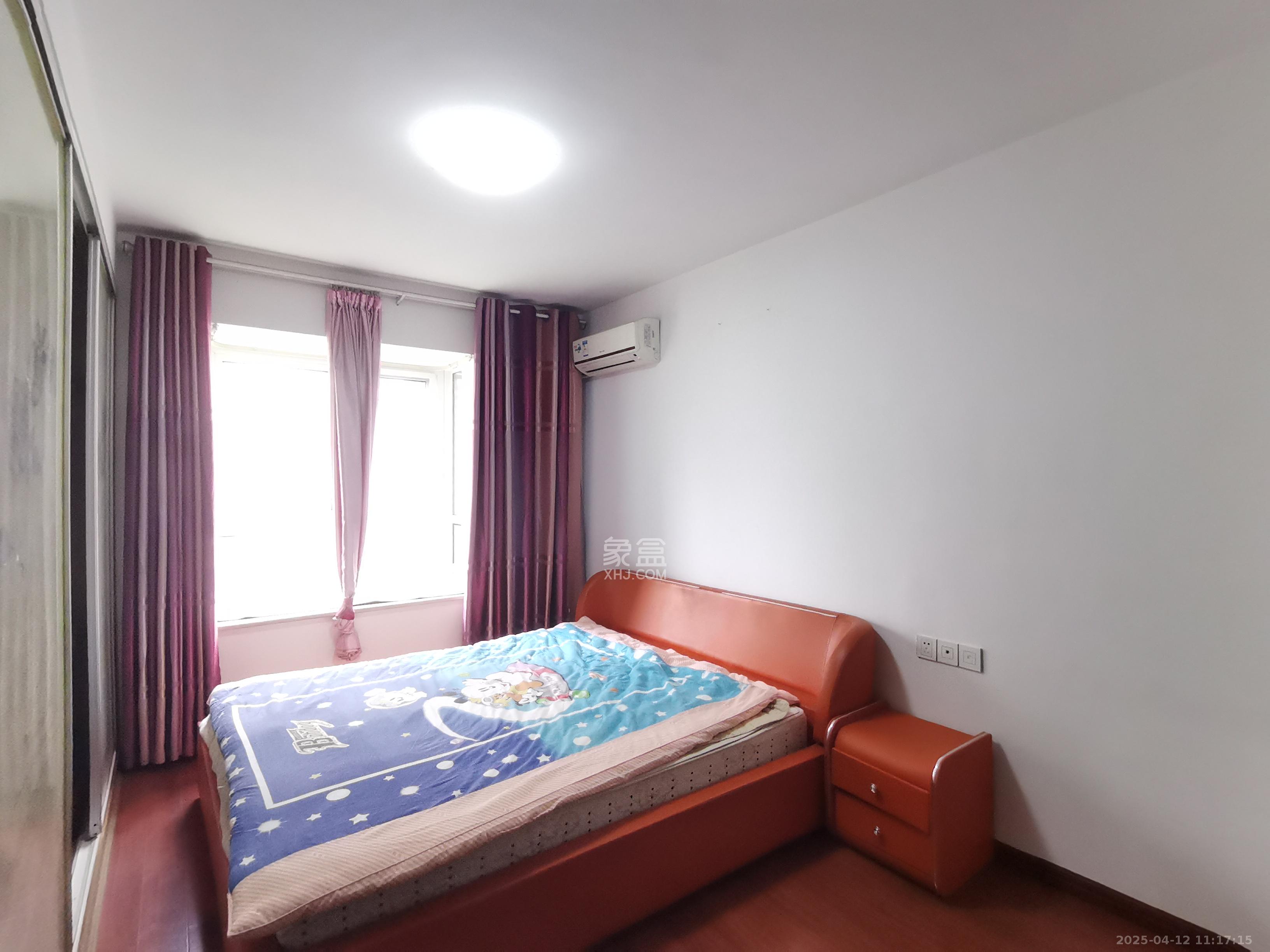 嘉盛华庭(一期、二期、三期) 3室2厅1卫 2900.0元/月 嘉盛华庭(一期、二期、三期) 3室2厅1卫 2900.0元/月室内图