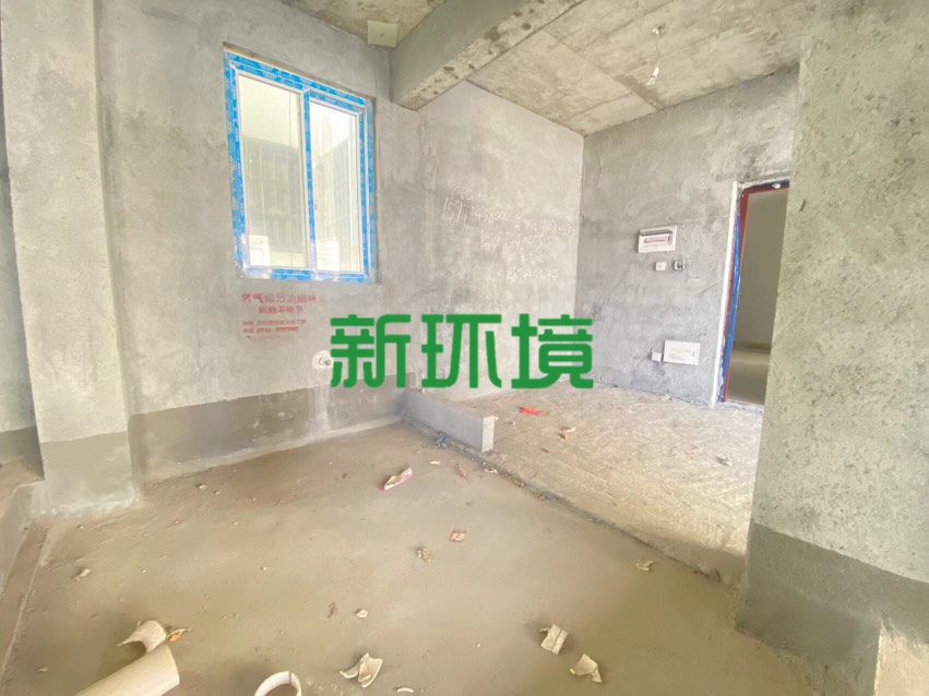 阳光水岸  3室2厅2卫   65.00万客厅