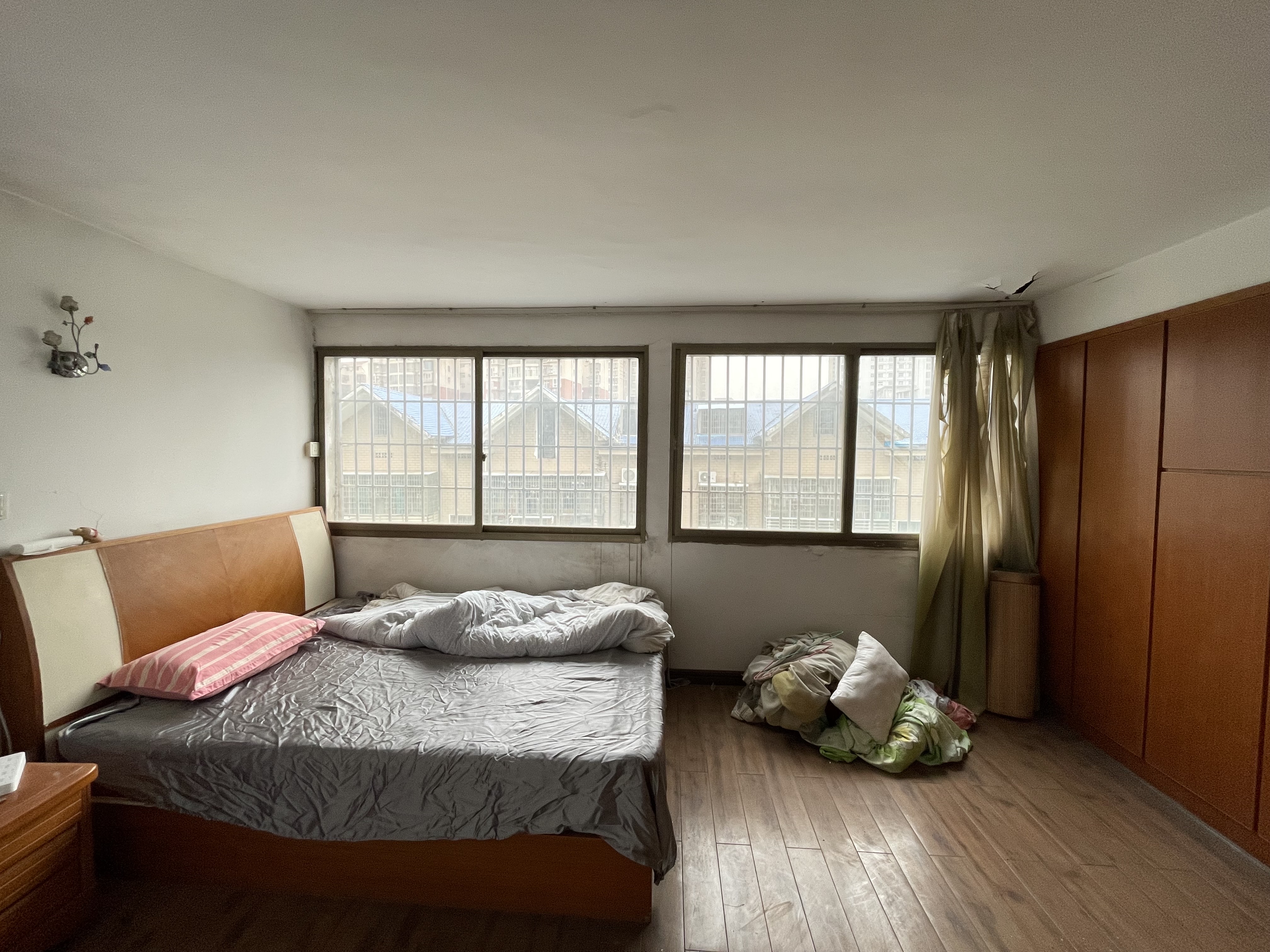 世纪花城 3室2厅2卫 36.8万 世纪花城 3室2厅2卫 36.8万客厅