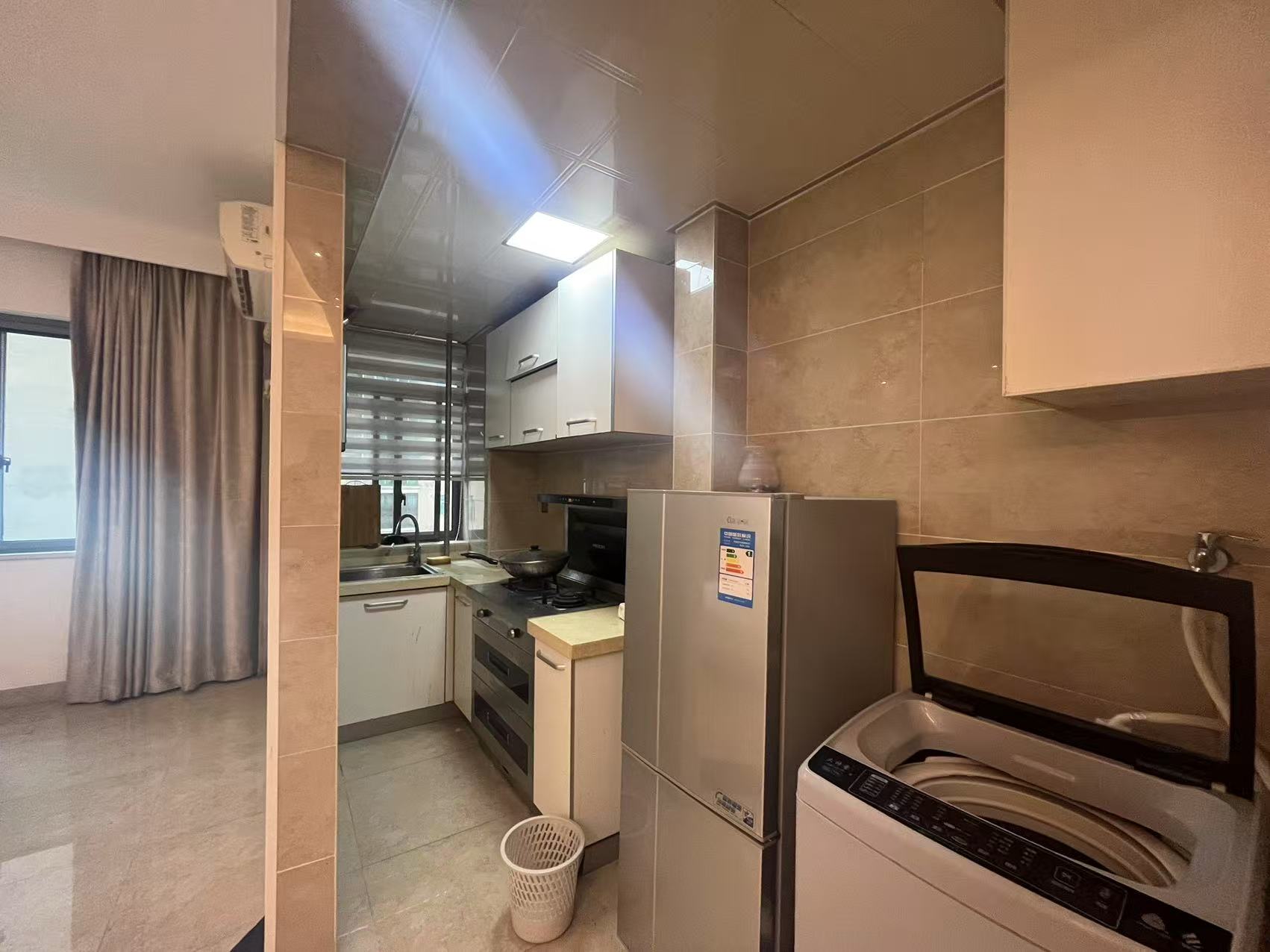 鹏利广场 1室1厅1卫 1200.0元/月 鹏利广场 1室1厅1卫 1200.0元/月室内图